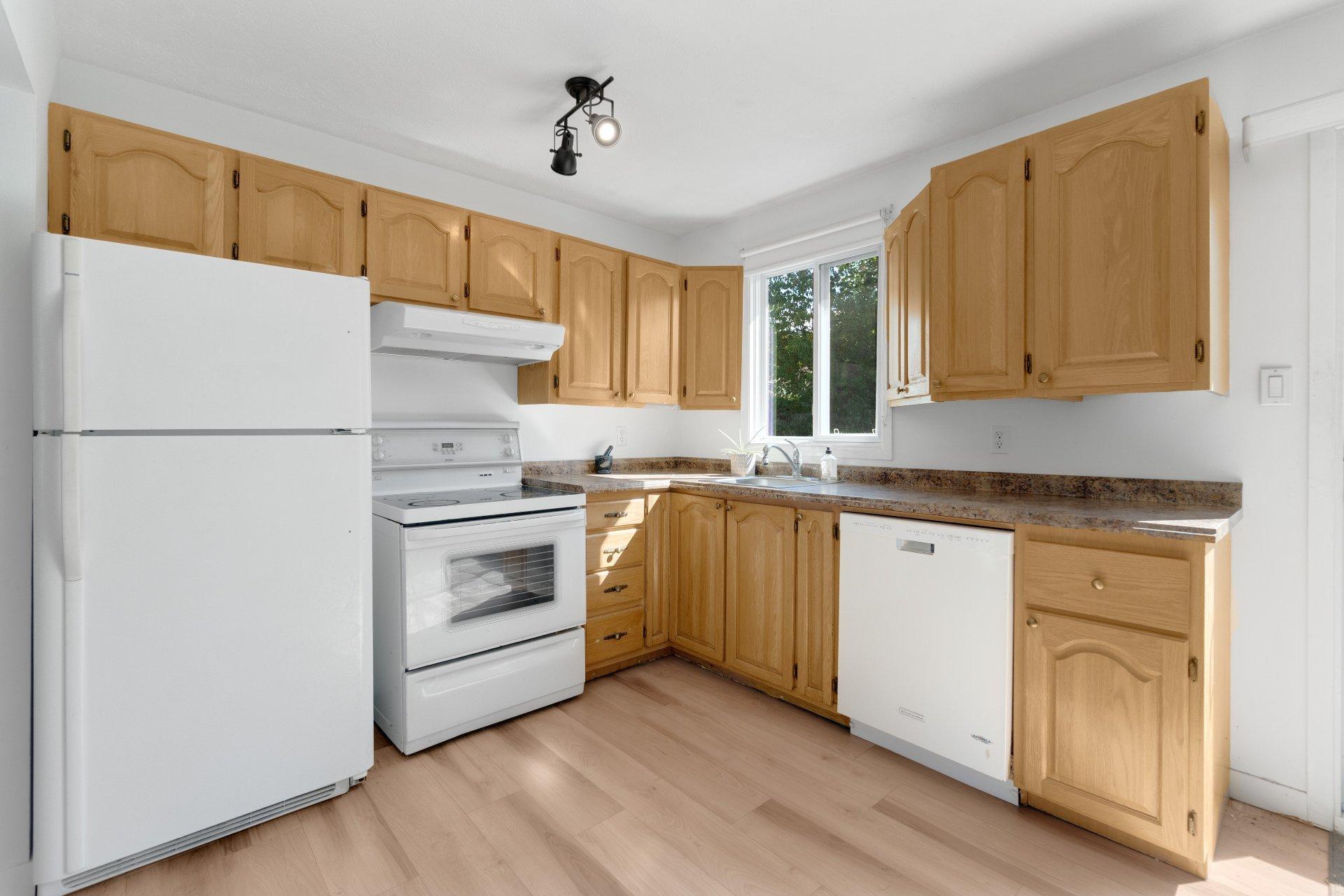 









1488


Rue de la Pépinière

,
Sherbrooke (Brompton/Rock Forest/Saint-Élie/Deauville),




QC
J1N1M9


