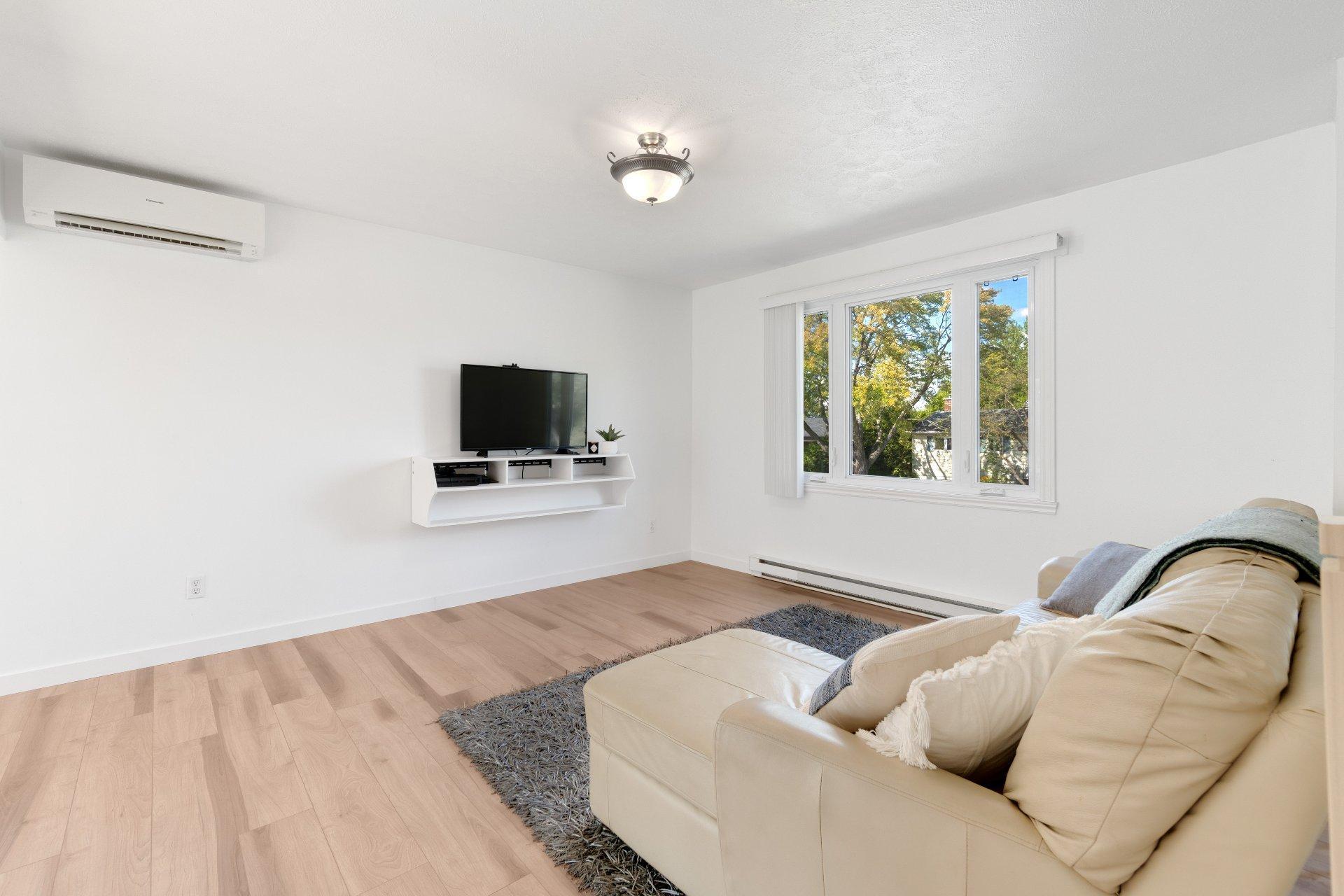 









1488


Rue de la Pépinière

,
Sherbrooke (Brompton/Rock Forest/Saint-Élie/Deauville),




QC
J1N1M9

