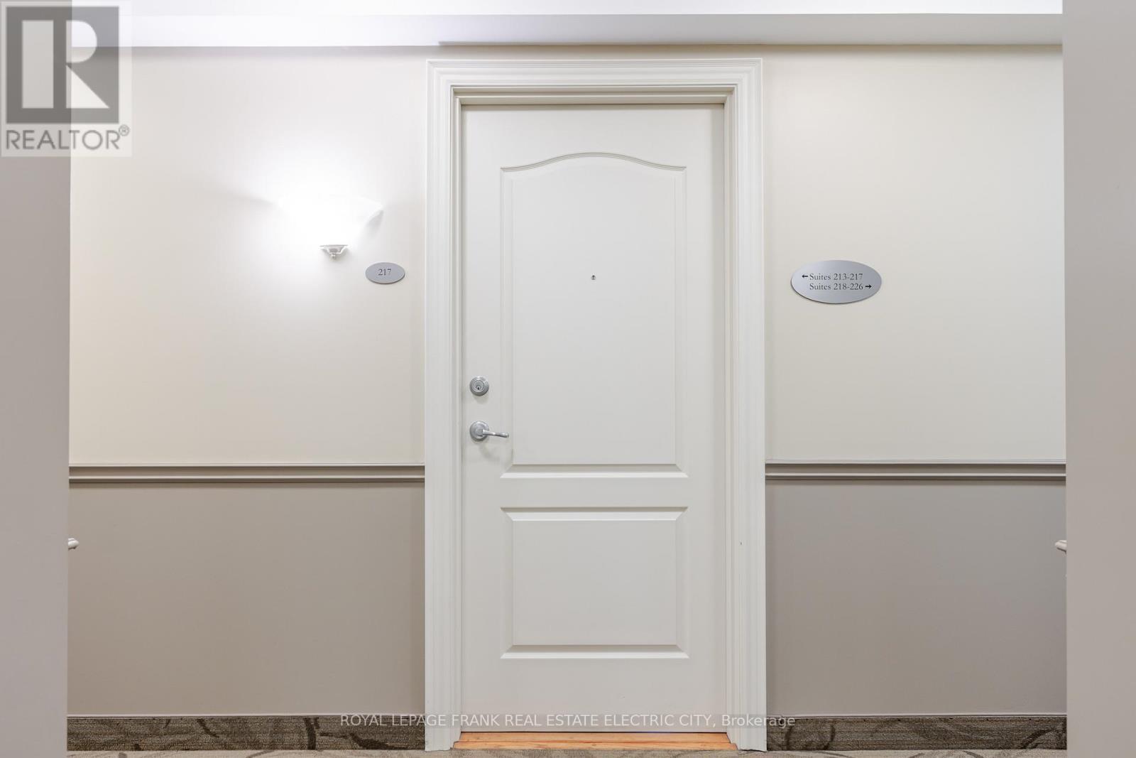 












217 - 869 CLONSILLA AVENUE

,
Peterborough (Otonabee Ward 1),




Ontario
K9J0B7

