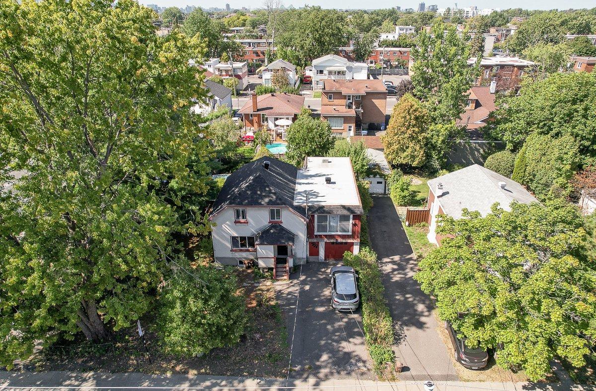









224

 - 226


Rue King-Edward

,
Longueuil (Le Vieux-Longueuil),




QC
J4R2C3

