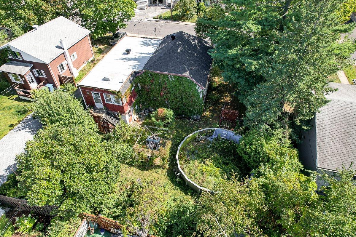 









224

 - 226


Rue King-Edward

,
Longueuil (Le Vieux-Longueuil),




QC
J4R2C3

