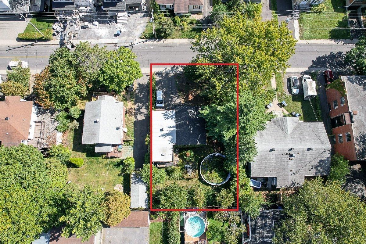 









224

 - 226


Rue King-Edward

,
Longueuil (Le Vieux-Longueuil),




QC
J4R2C3


