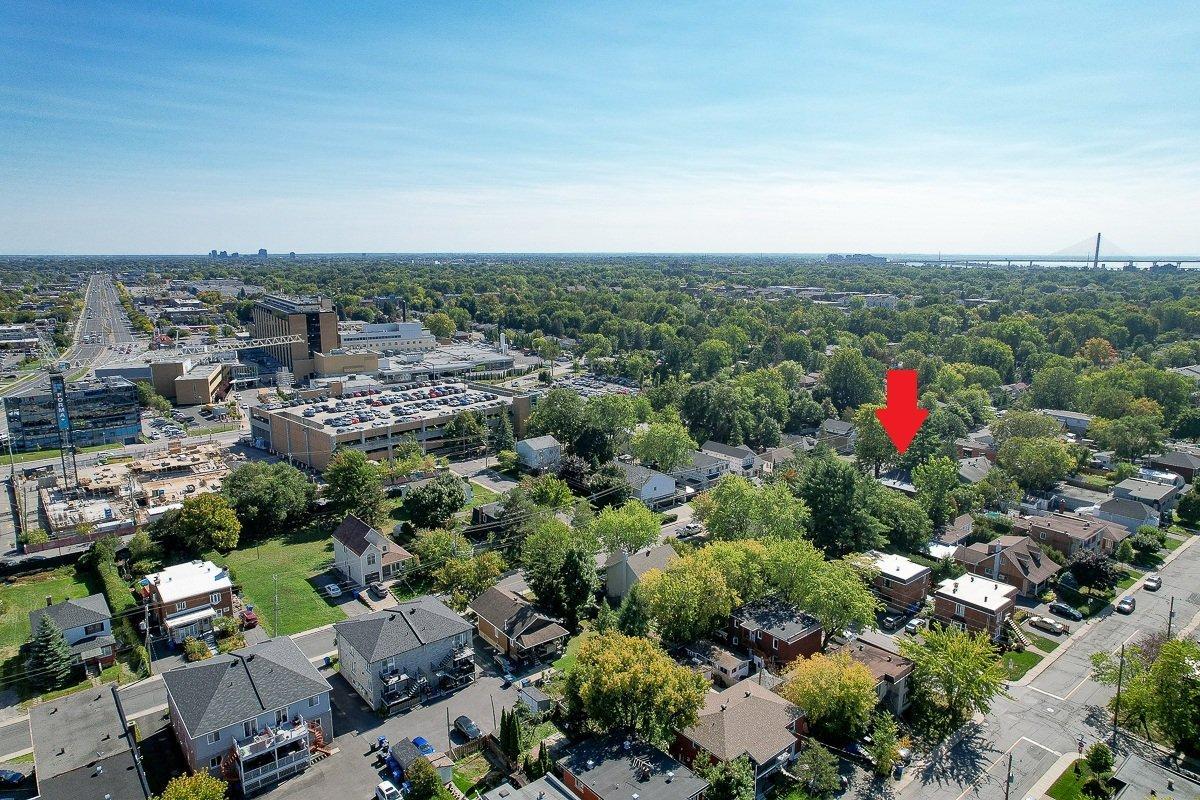 









224

 - 226


Rue King-Edward

,
Longueuil (Le Vieux-Longueuil),




QC
J4R2C3

