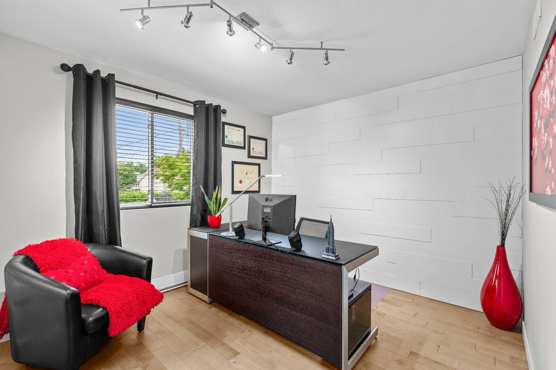 









852


Rue Homère

,
Sherbrooke (Brompton/Rock Forest/Saint-Élie/Deauville),




QC
J1N3C4

