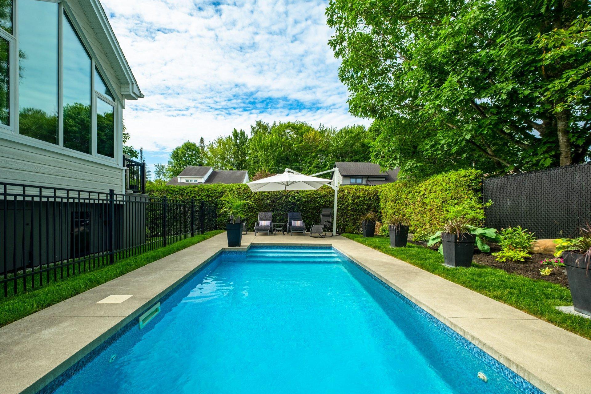 









852


Rue Homère

,
Sherbrooke (Brompton/Rock Forest/Saint-Élie/Deauville),




QC
J1N3C4

