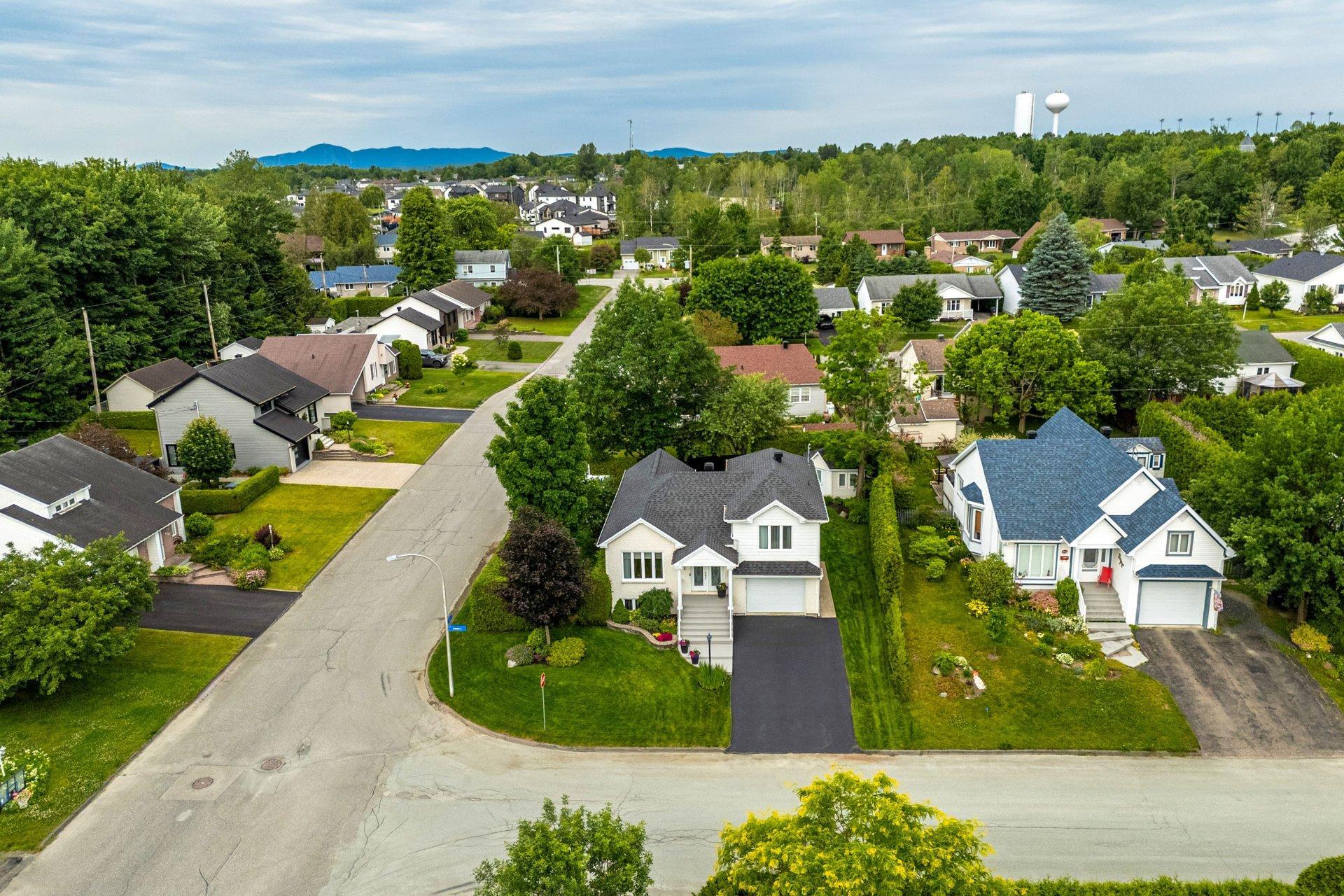 









852


Rue Homère

,
Sherbrooke (Brompton/Rock Forest/Saint-Élie/Deauville),




QC
J1N3C4

