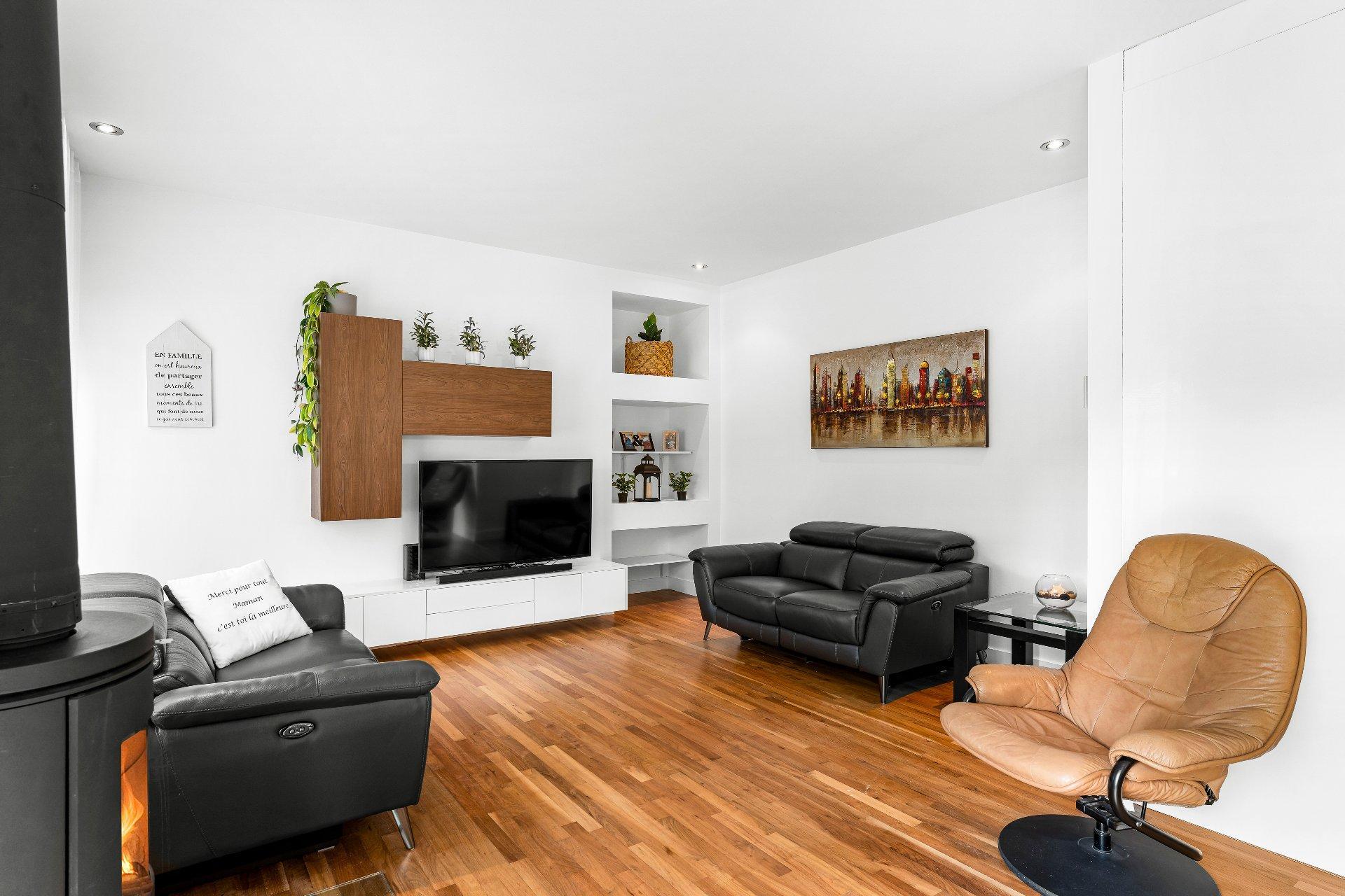 









2330


Rue Anna-Maria-Valls

,
Sherbrooke (Les Nations),




QC
J1N4J2

