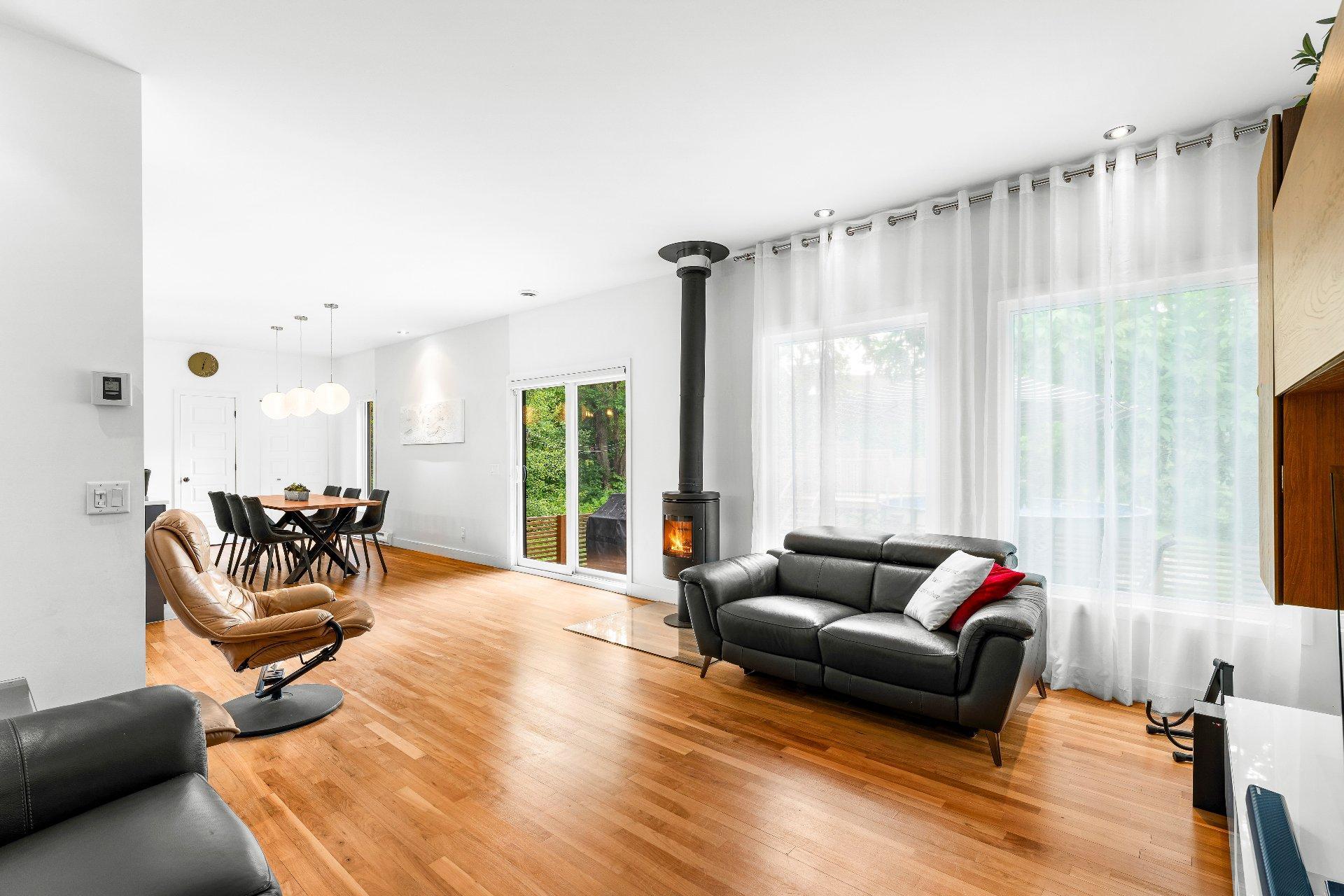 









2330


Rue Anna-Maria-Valls

,
Sherbrooke (Les Nations),




QC
J1N4J2

