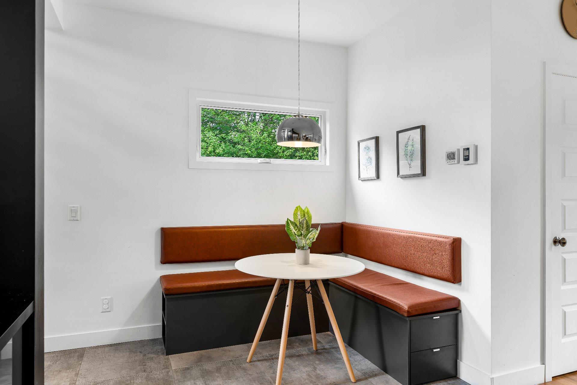 









2330


Rue Anna-Maria-Valls

,
Sherbrooke (Les Nations),




QC
J1N4J2

