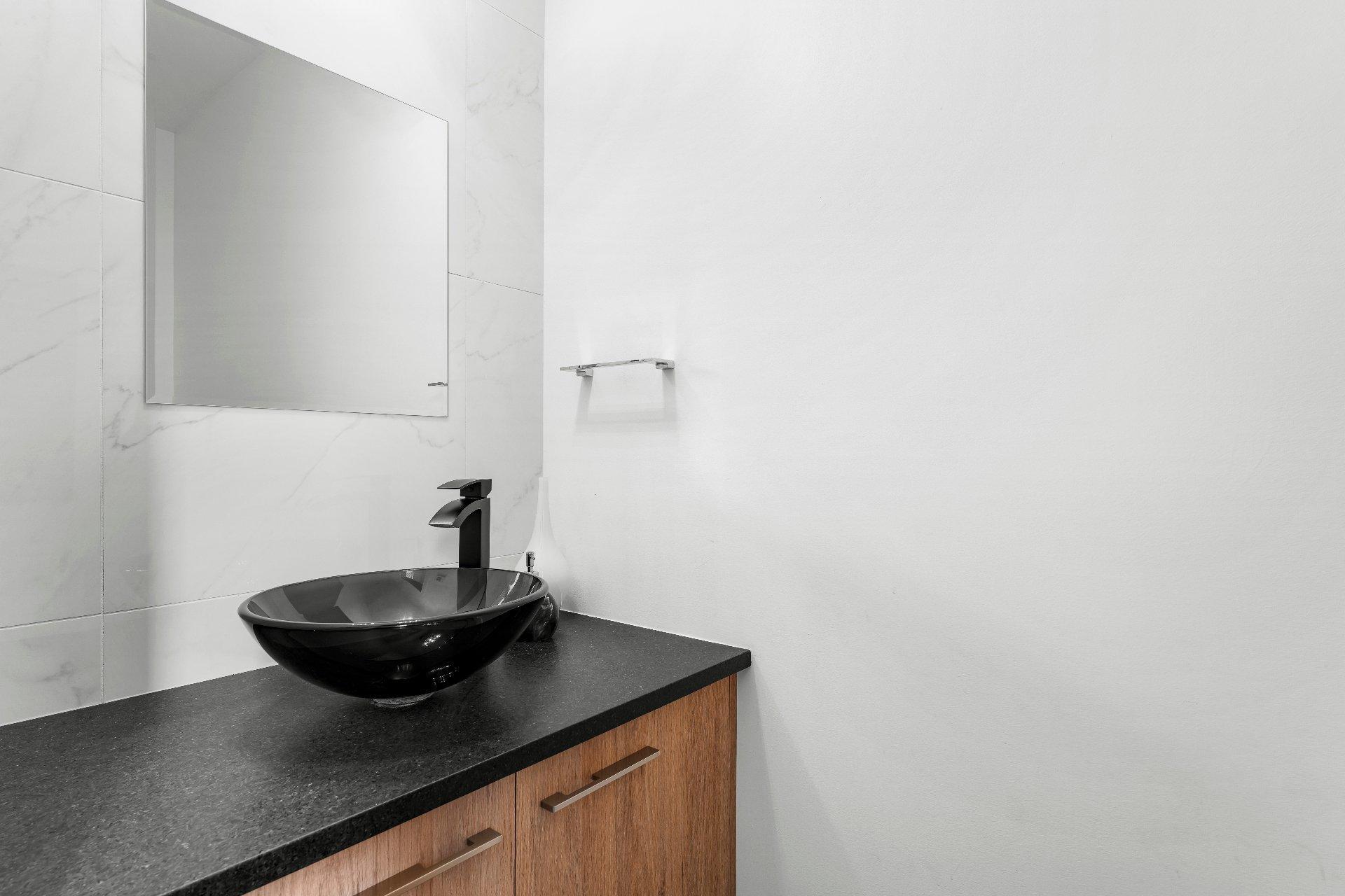 









2330


Rue Anna-Maria-Valls

,
Sherbrooke (Les Nations),




QC
J1N4J2

