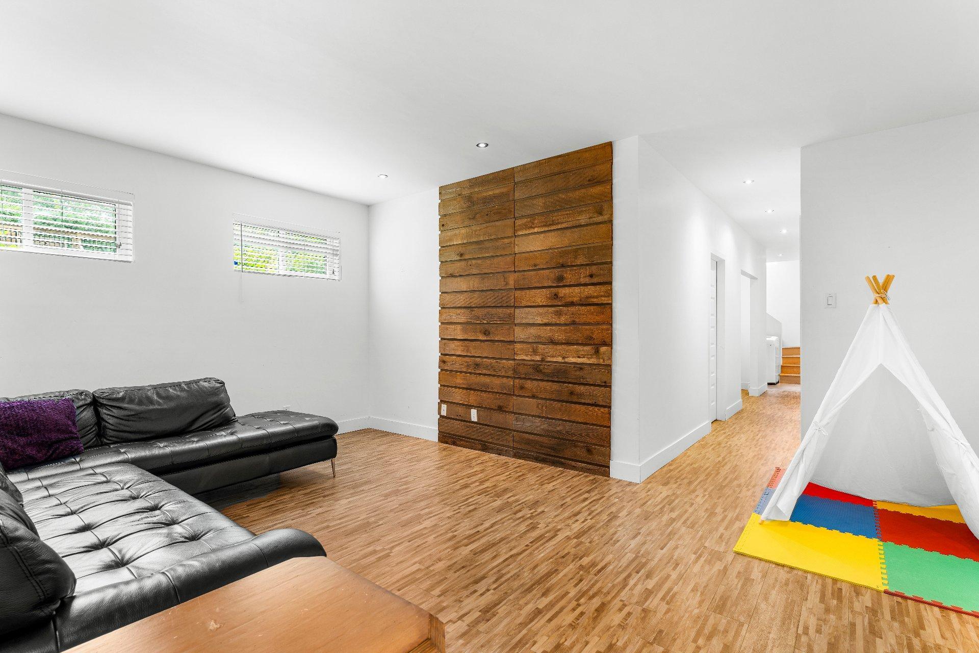 









2330


Rue Anna-Maria-Valls

,
Sherbrooke (Les Nations),




QC
J1N4J2

