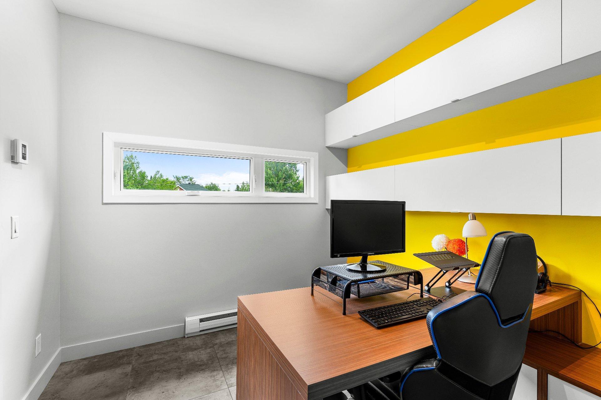 









2330


Rue Anna-Maria-Valls

,
Sherbrooke (Les Nations),




QC
J1N4J2

