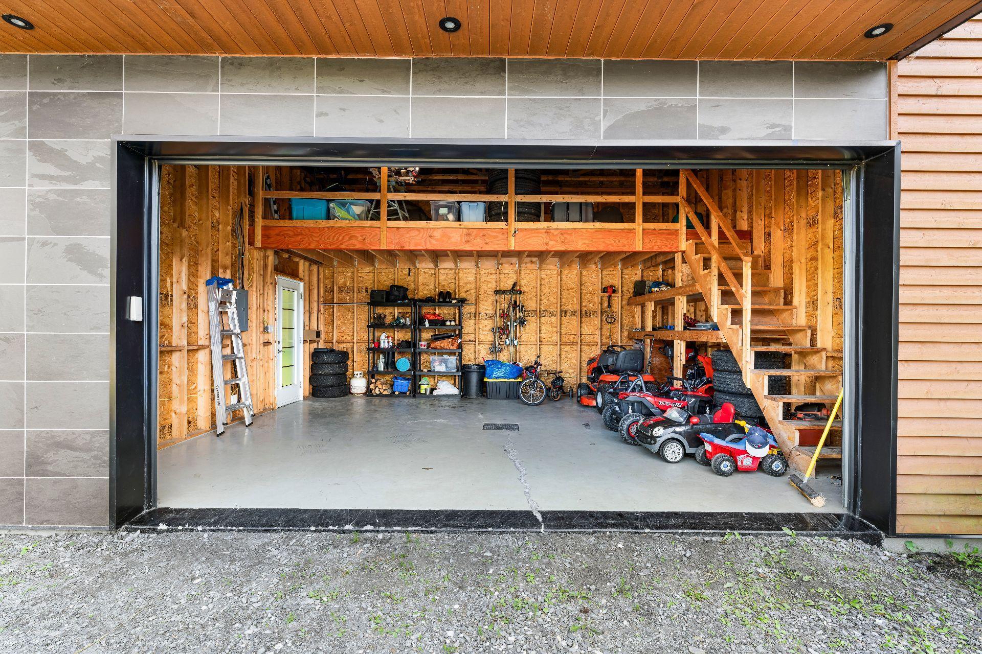 









2330


Rue Anna-Maria-Valls

,
Sherbrooke (Les Nations),




QC
J1N4J2

