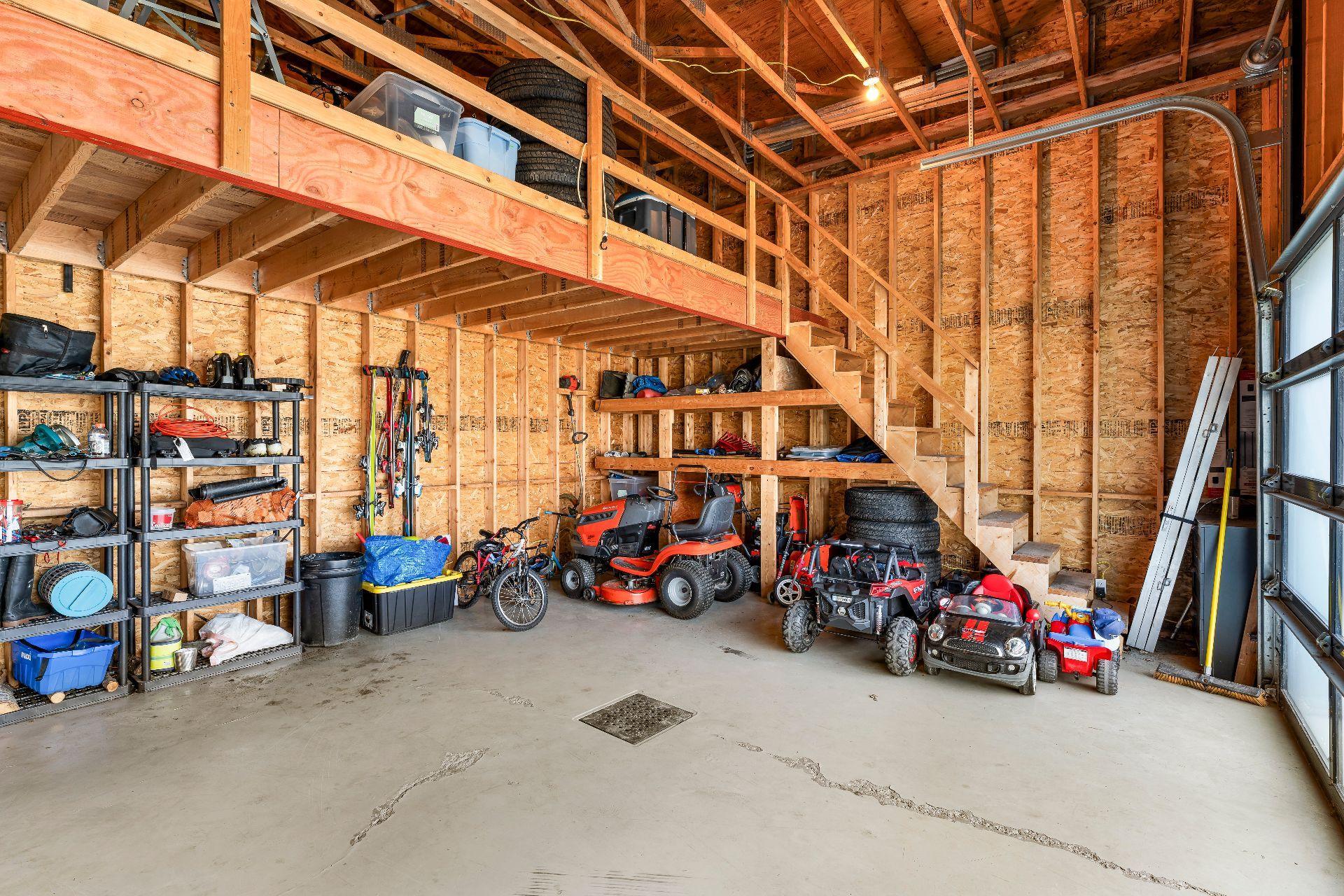 









2330


Rue Anna-Maria-Valls

,
Sherbrooke (Les Nations),




QC
J1N4J2

