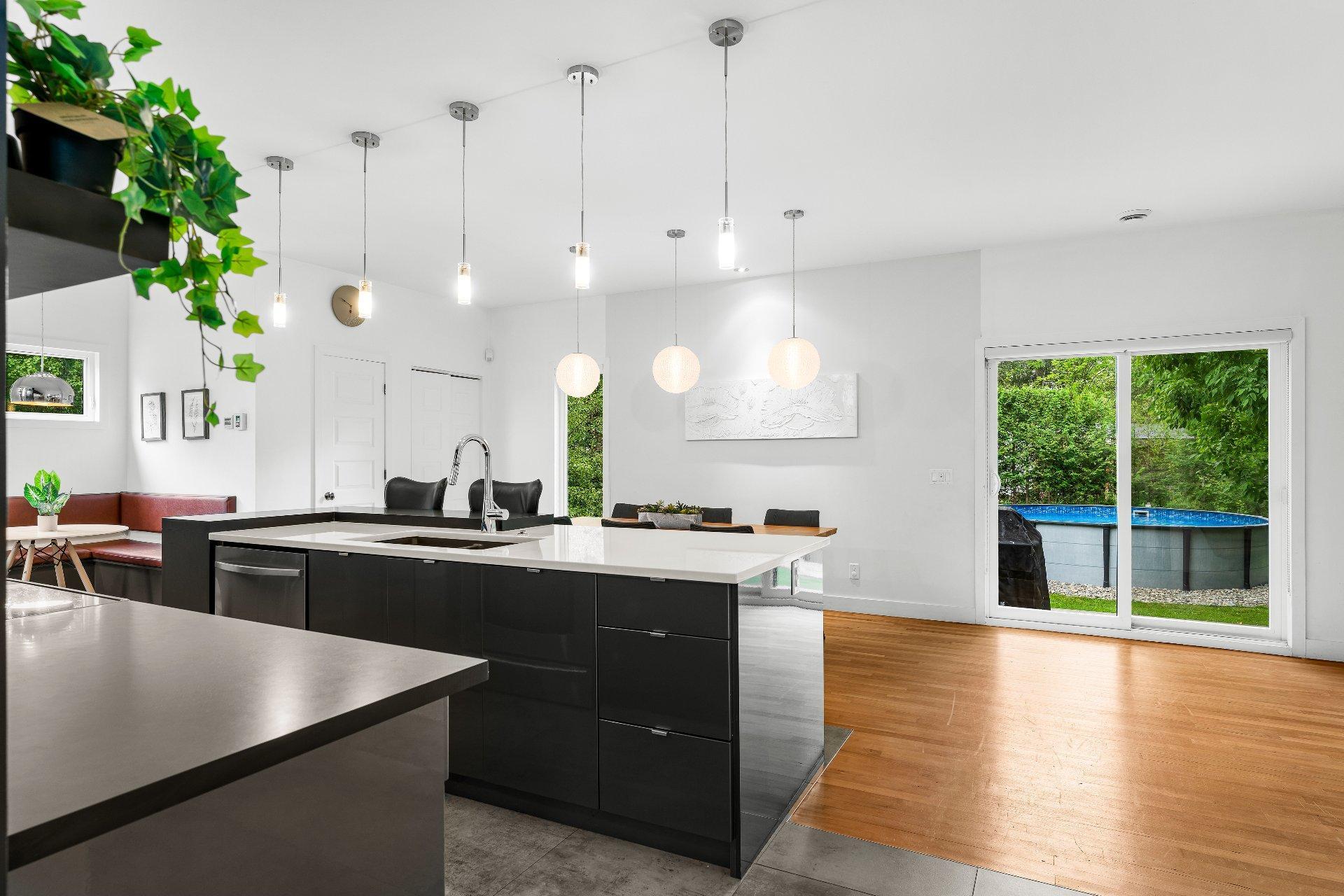 









2330


Rue Anna-Maria-Valls

,
Sherbrooke (Les Nations),




QC
J1N4J2

