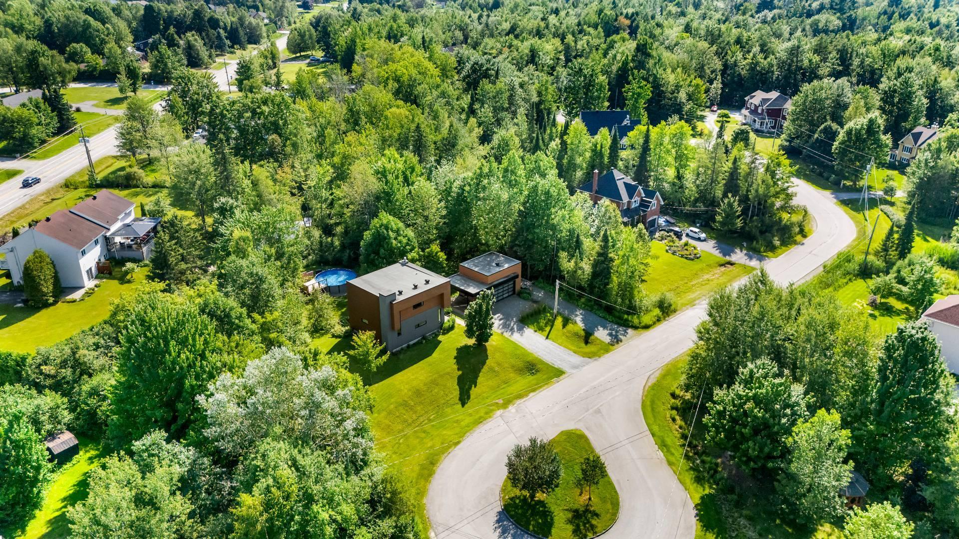 









2330


Rue Anna-Maria-Valls

,
Sherbrooke (Les Nations),




QC
J1N4J2

