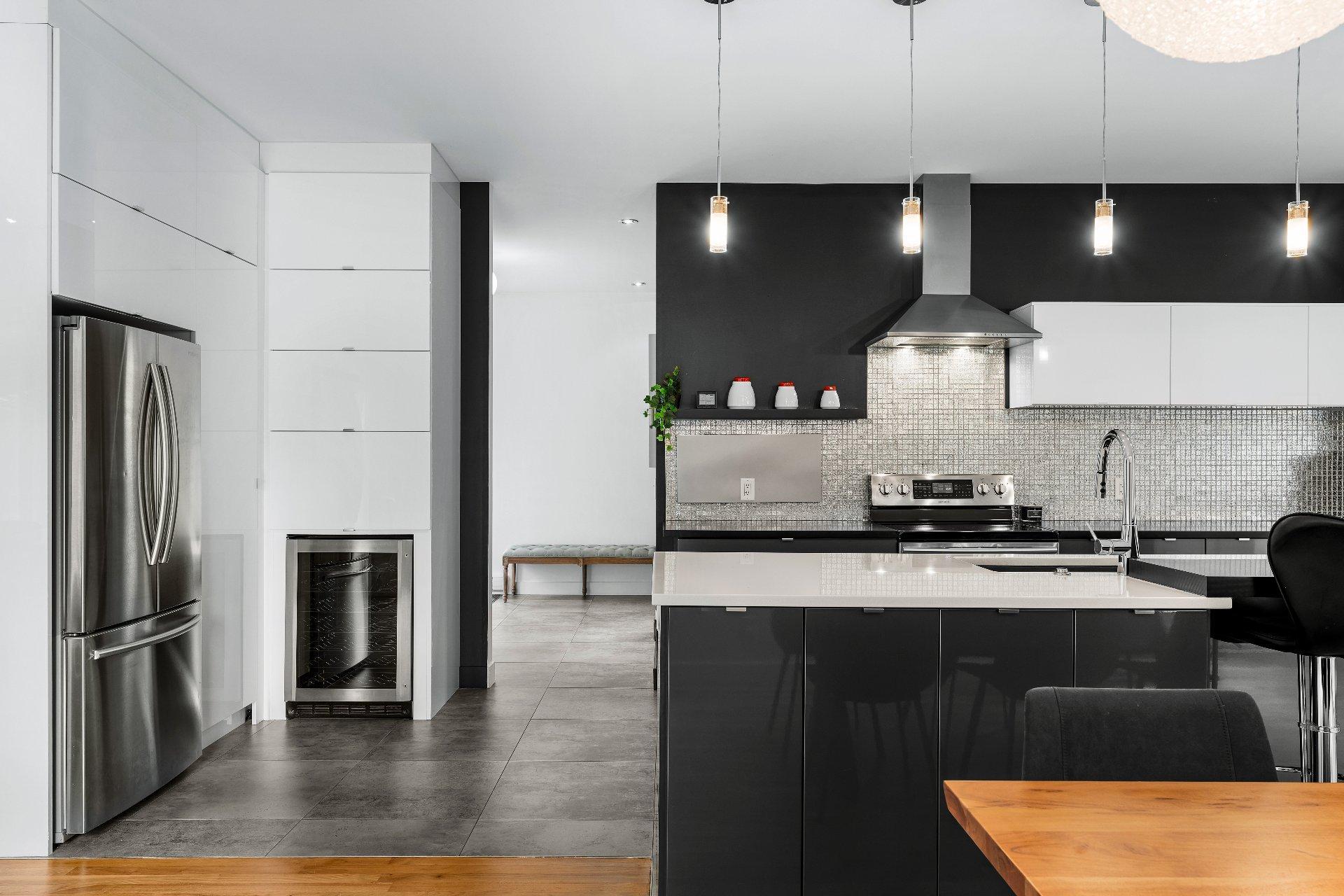 









2330


Rue Anna-Maria-Valls

,
Sherbrooke (Les Nations),




QC
J1N4J2

