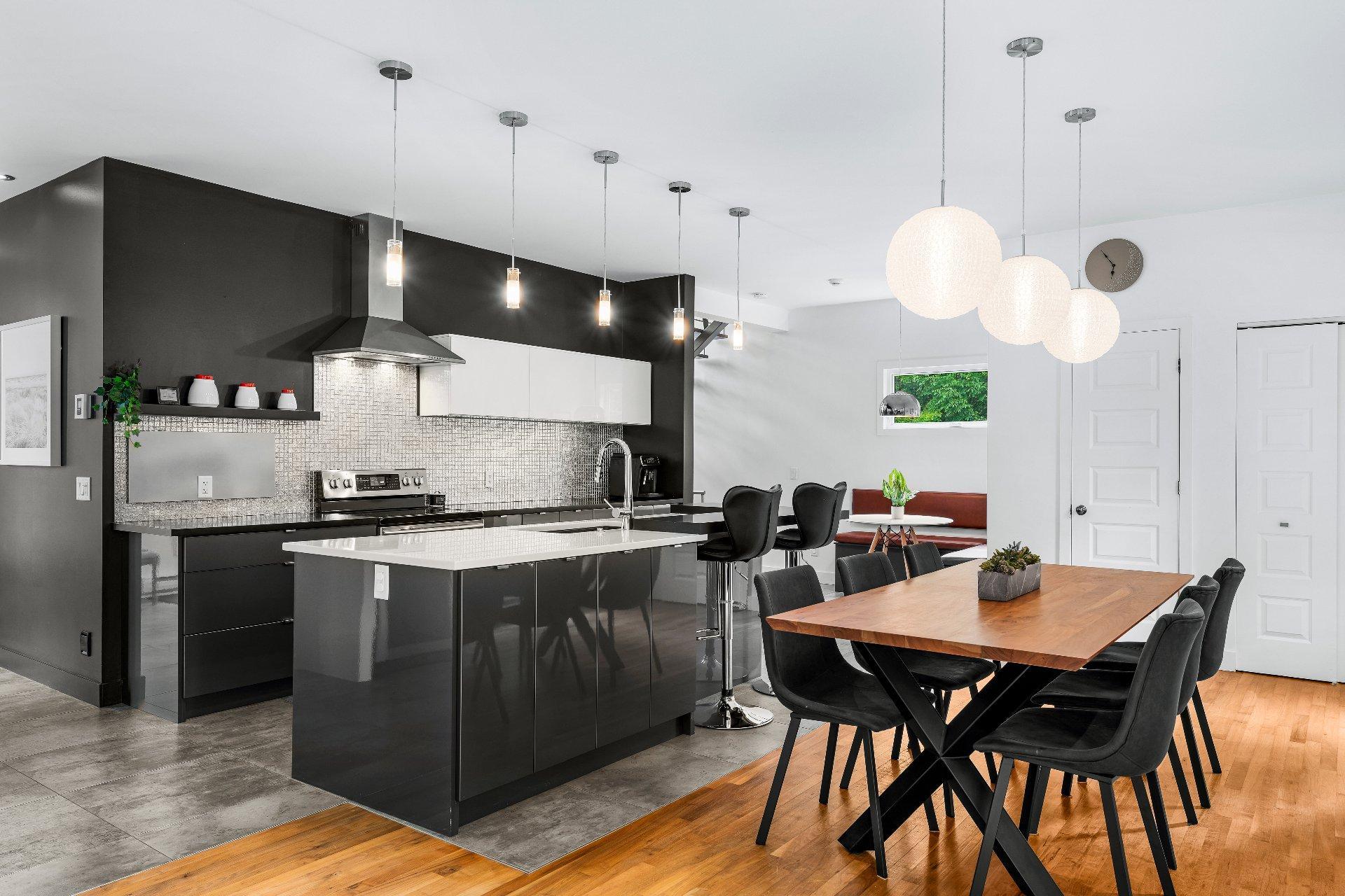 









2330


Rue Anna-Maria-Valls

,
Sherbrooke (Les Nations),




QC
J1N4J2

