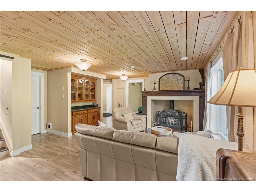 









105


Maplehurst

DR,
Richibucto Road,




NB
E3A 0G5


