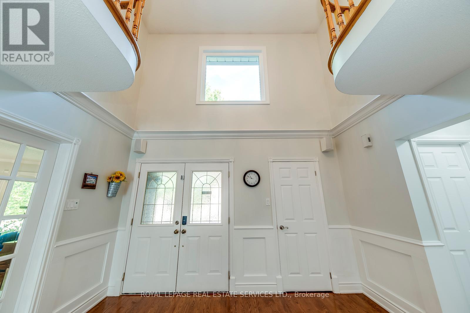 












1366 FIELDCREST LANE

,
Oakville,




Ontario
L6M2W8

