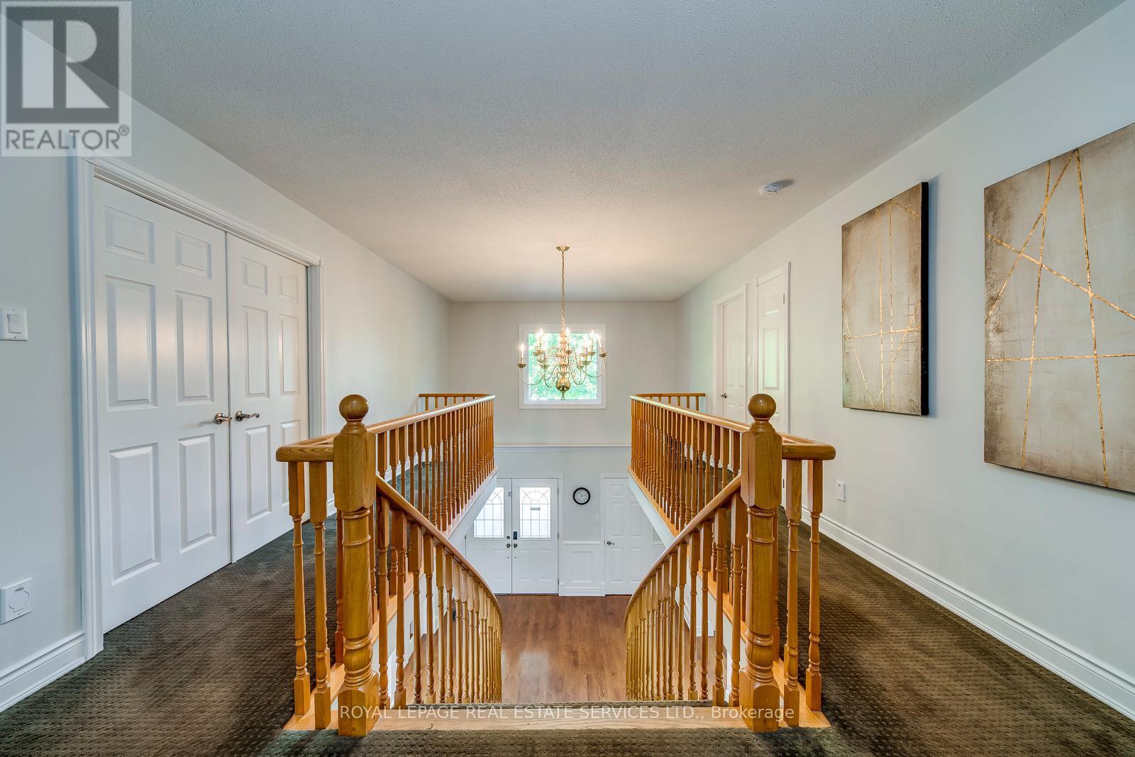 












1366 FIELDCREST LANE

,
Oakville,




Ontario
L6M2W8

