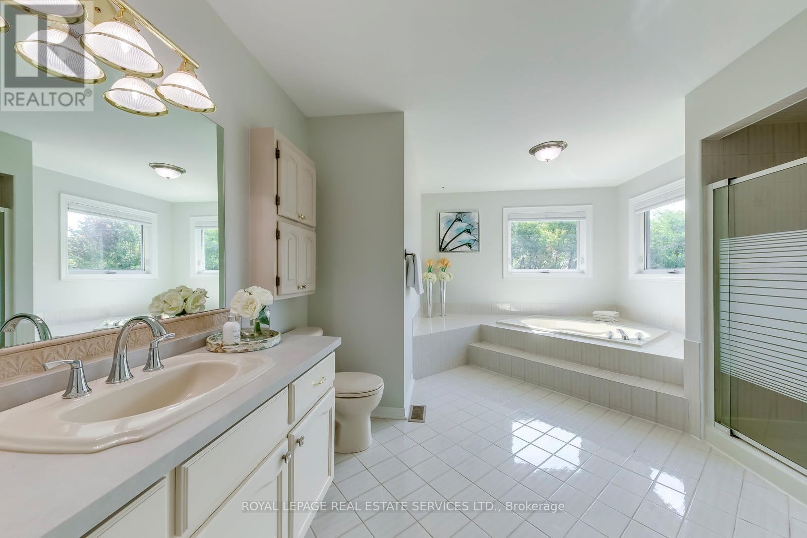 












1366 FIELDCREST LANE

,
Oakville,




Ontario
L6M2W8


