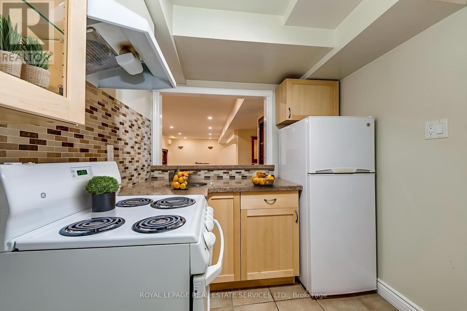 












1366 FIELDCREST LANE

,
Oakville,




Ontario
L6M2W8

