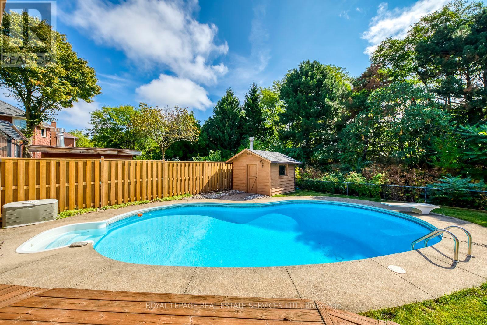 












1366 FIELDCREST LANE

,
Oakville,




Ontario
L6M2W8

