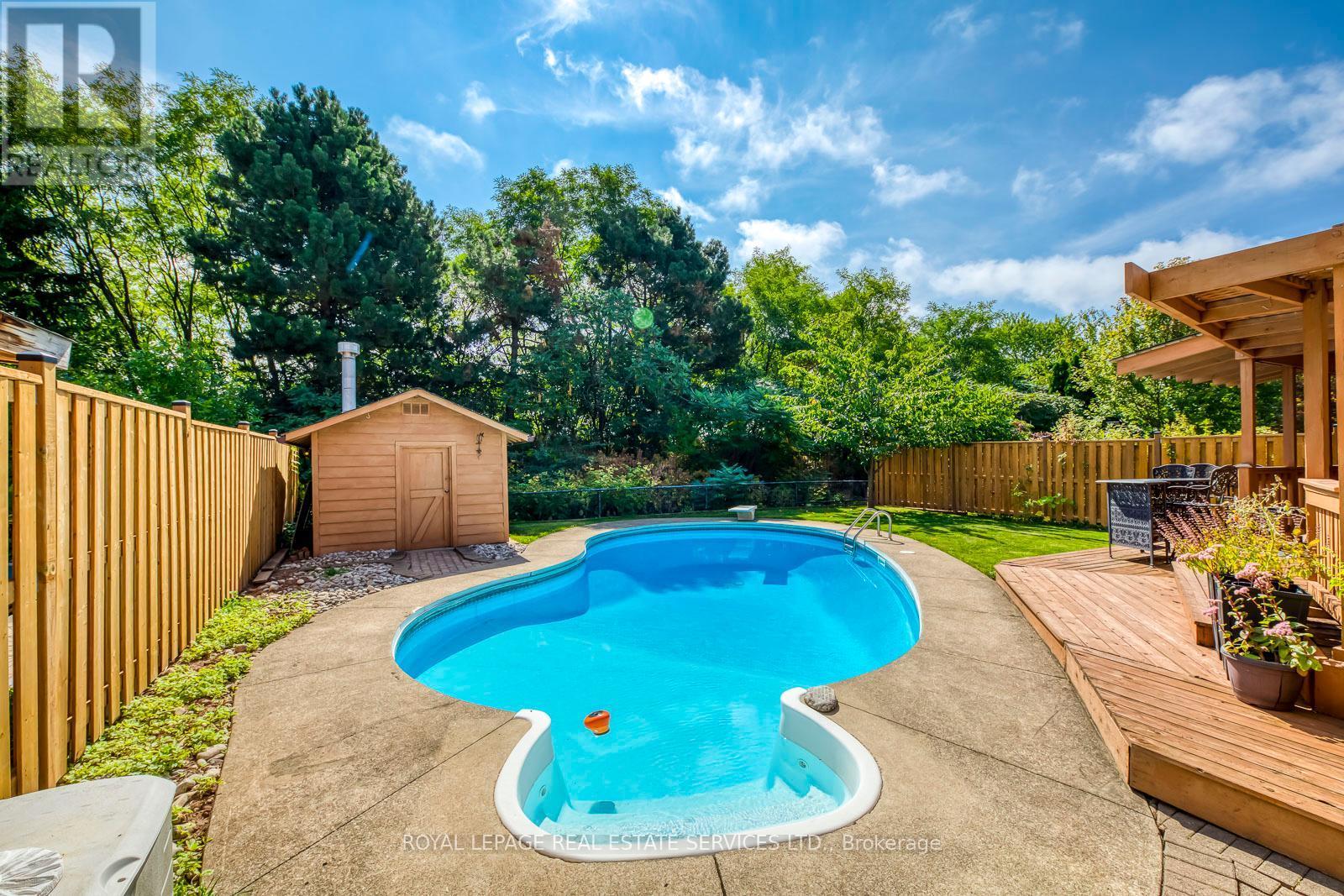 












1366 FIELDCREST LANE

,
Oakville,




Ontario
L6M2W8

