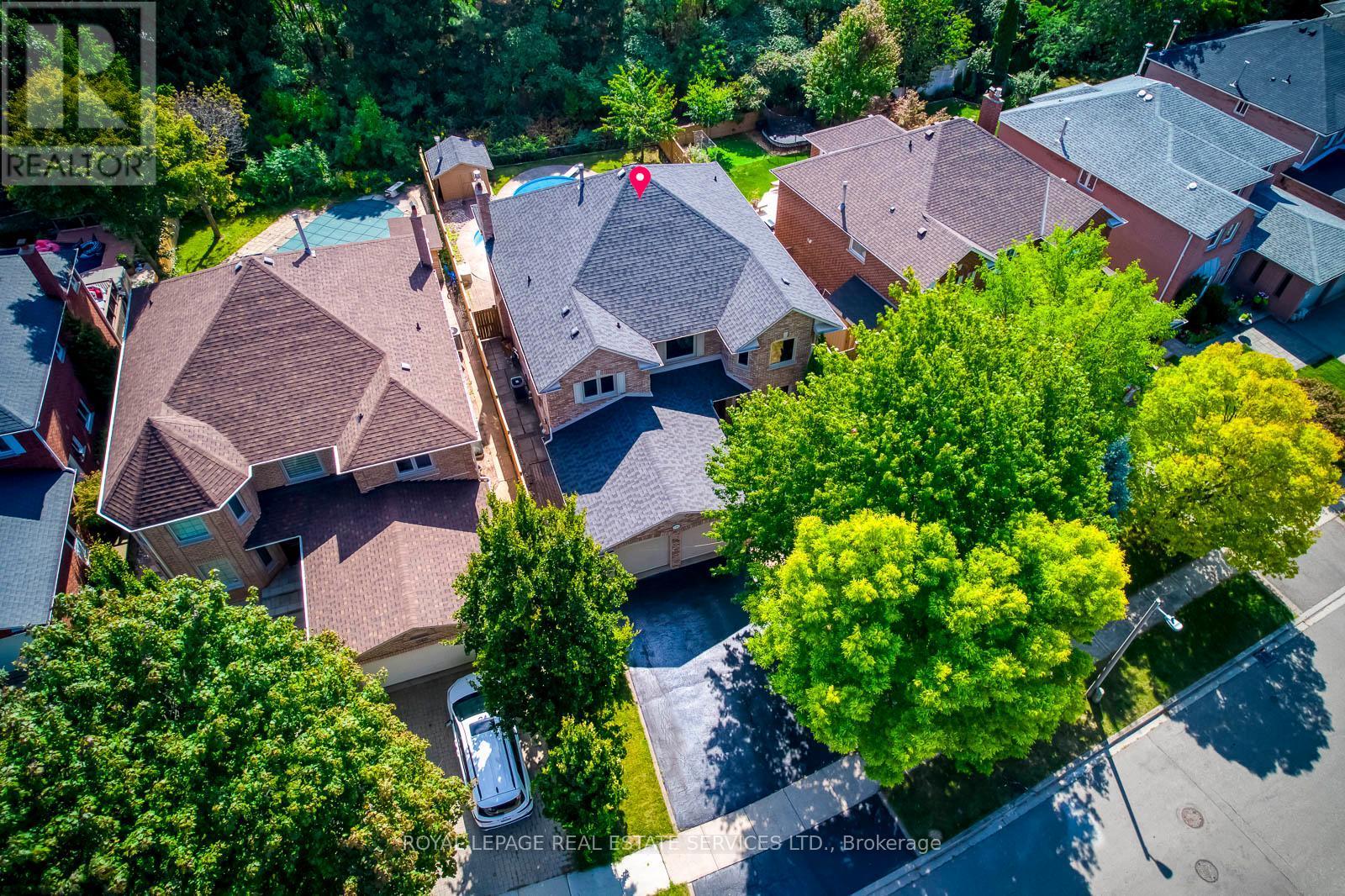 












1366 FIELDCREST LANE

,
Oakville,




Ontario
L6M2W8

