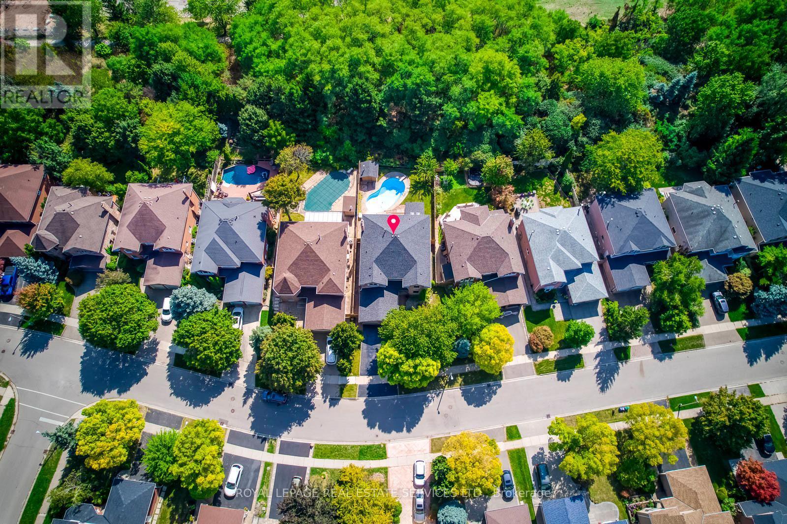 












1366 FIELDCREST LANE

,
Oakville,




Ontario
L6M2W8

