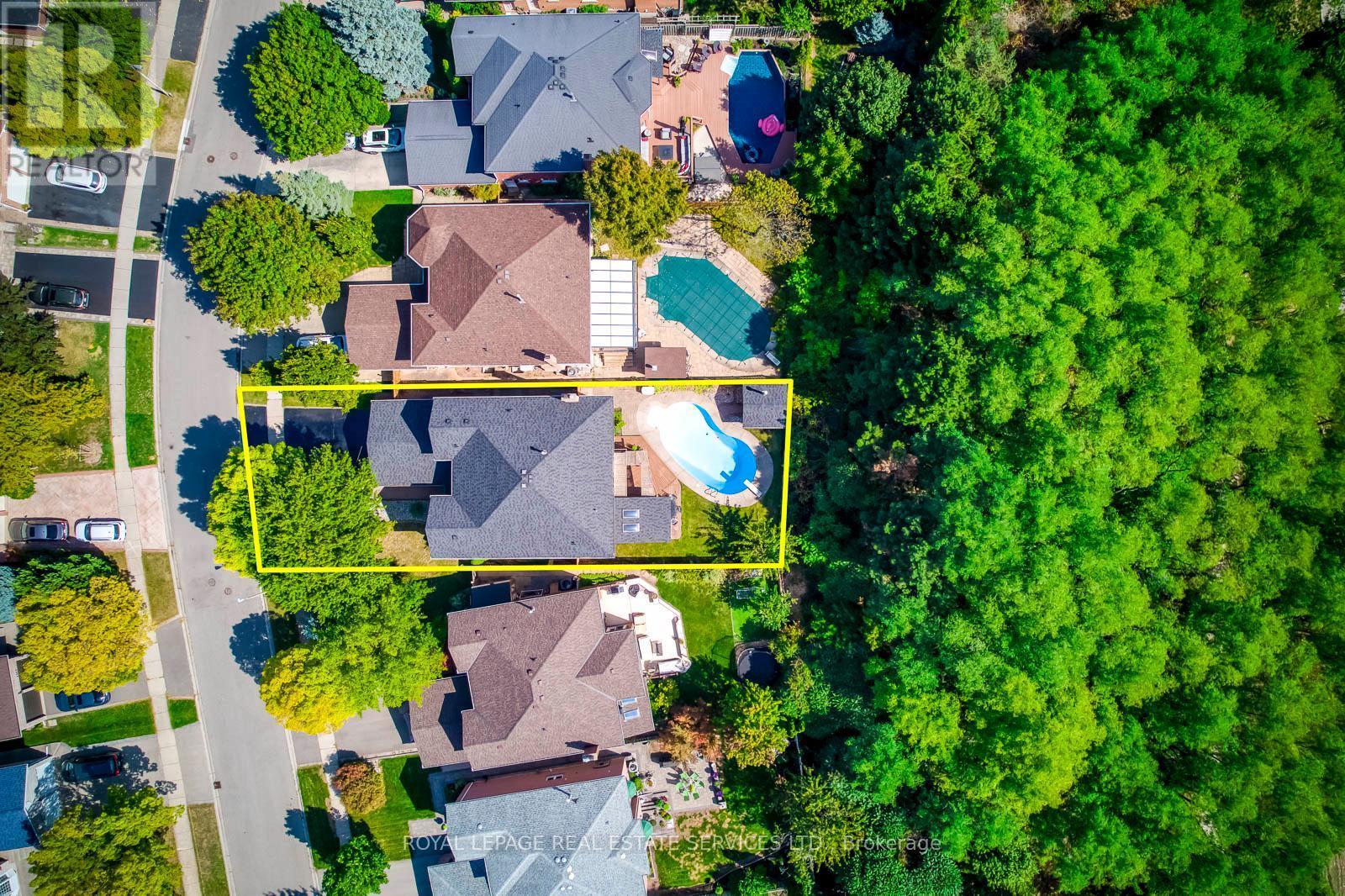 












1366 FIELDCREST LANE

,
Oakville,




Ontario
L6M2W8

