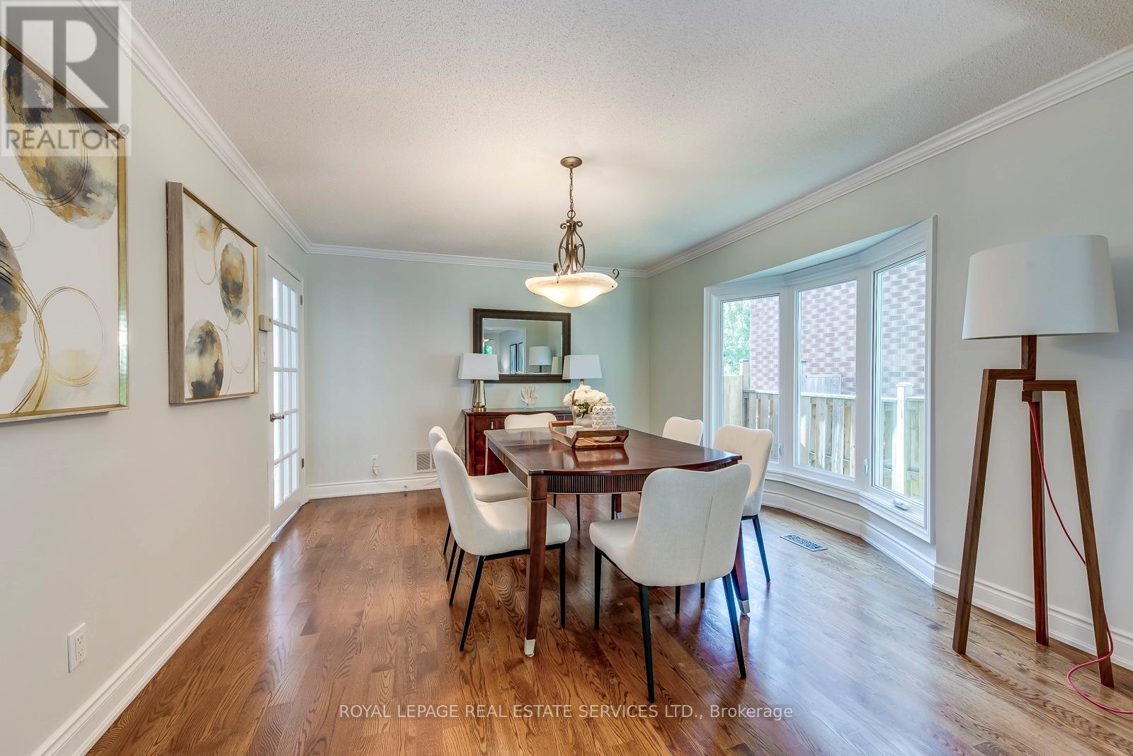 












1366 FIELDCREST LANE

,
Oakville,




Ontario
L6M2W8


