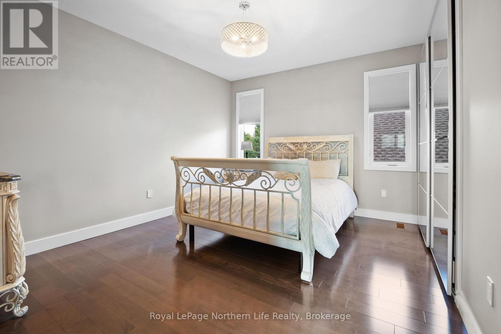 












5 ZEPHYR HEIGHTS

,
North Bay (Airport),




Ontario
P1B8G2

