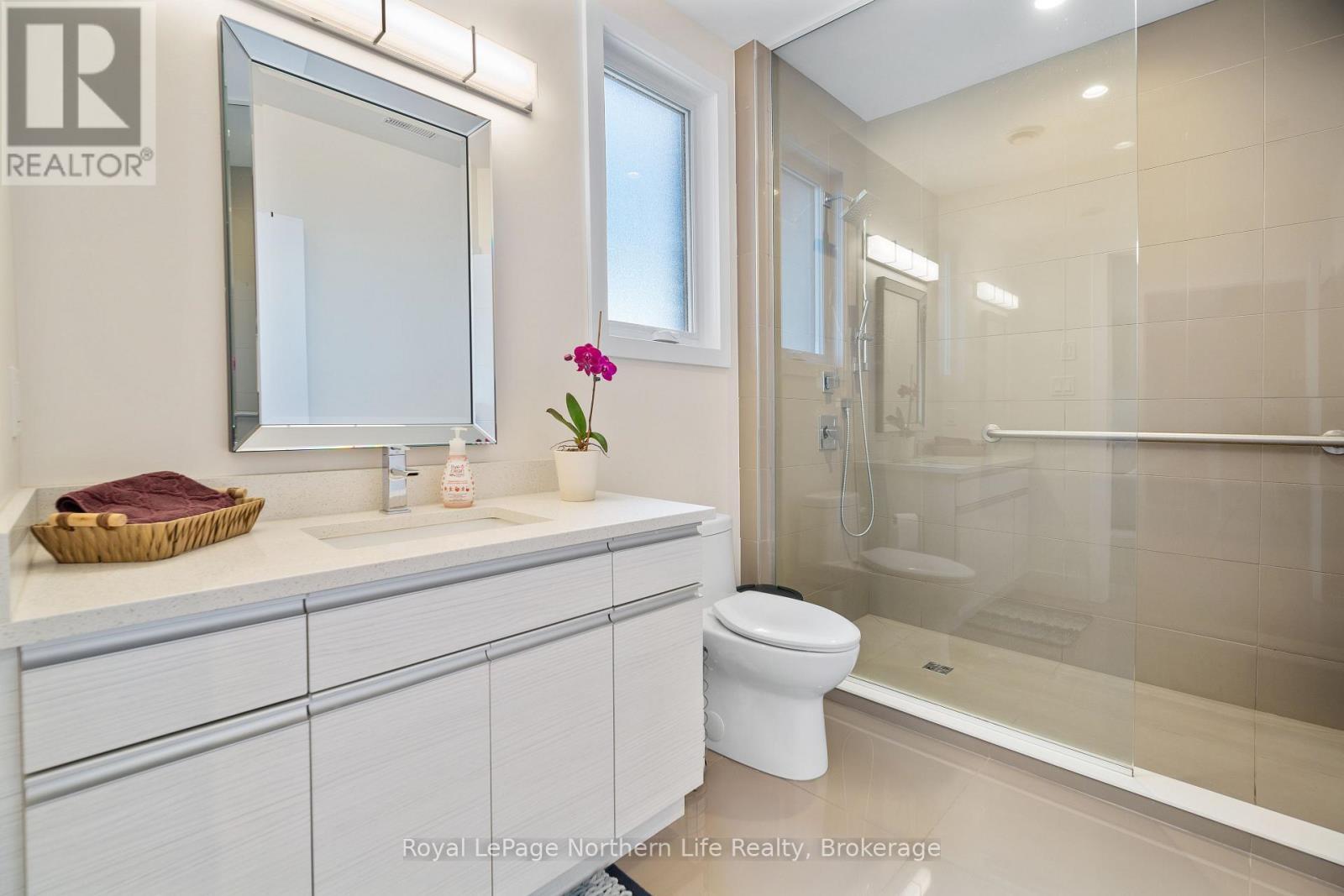 












5 ZEPHYR HEIGHTS

,
North Bay (Airport),




Ontario
P1B8G2

