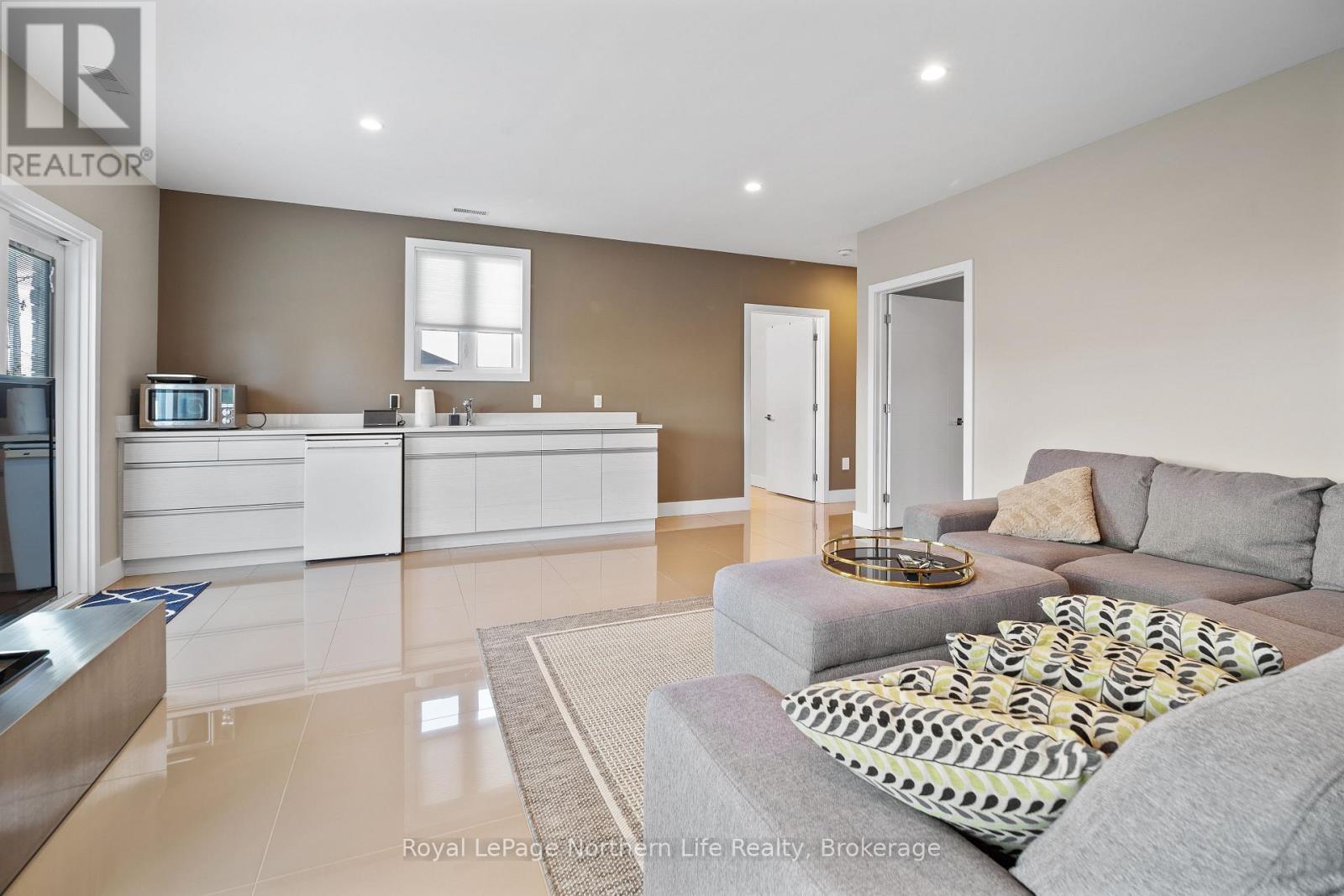 












5 ZEPHYR HEIGHTS

,
North Bay (Airport),




Ontario
P1B8G2

