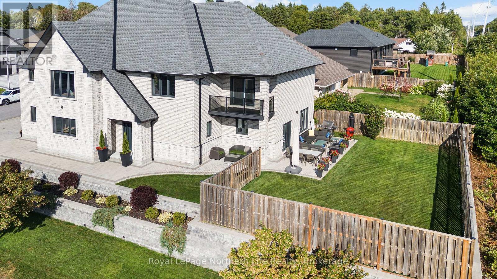 












5 ZEPHYR HEIGHTS

,
North Bay (Airport),




Ontario
P1B8G2

