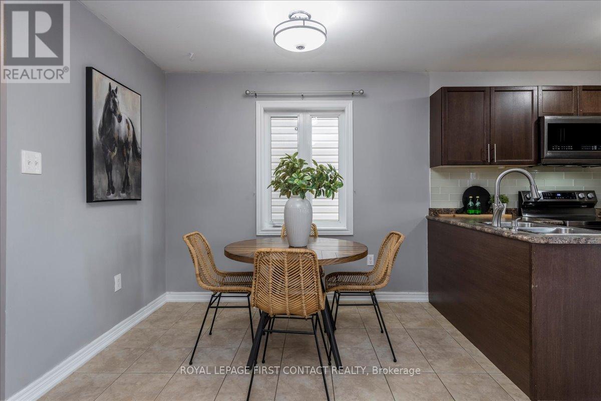 












22 ADMIRAL CRESCENT

,
Essa,




Ontario
L0M1B4

