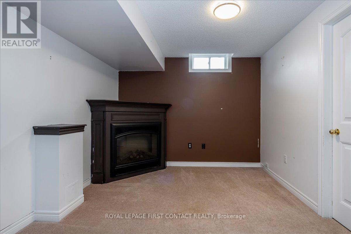 












22 ADMIRAL CRESCENT

,
Essa,




Ontario
L0M1B4

