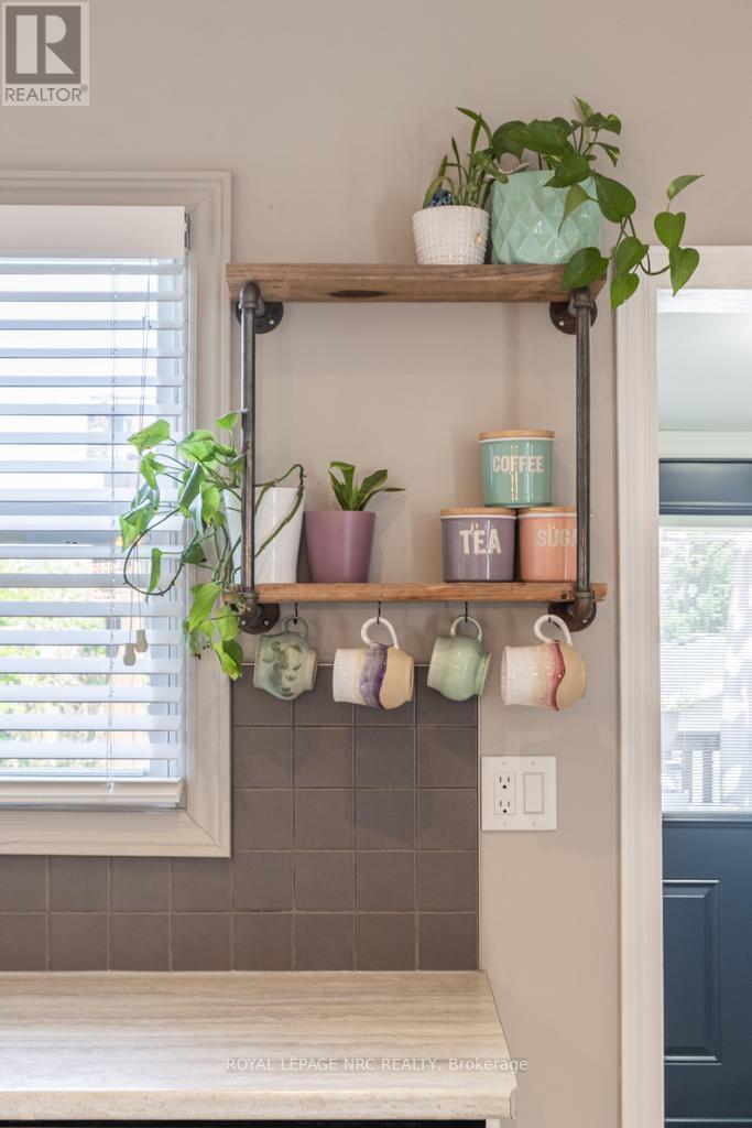 












48 HODGKINS AVENUE

,
Thorold,




Ontario
L2V1M1

