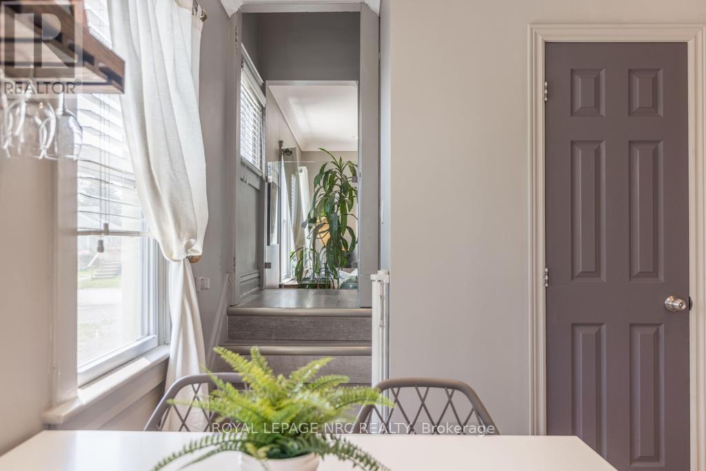 












48 HODGKINS AVENUE

,
Thorold,




Ontario
L2V1M1

