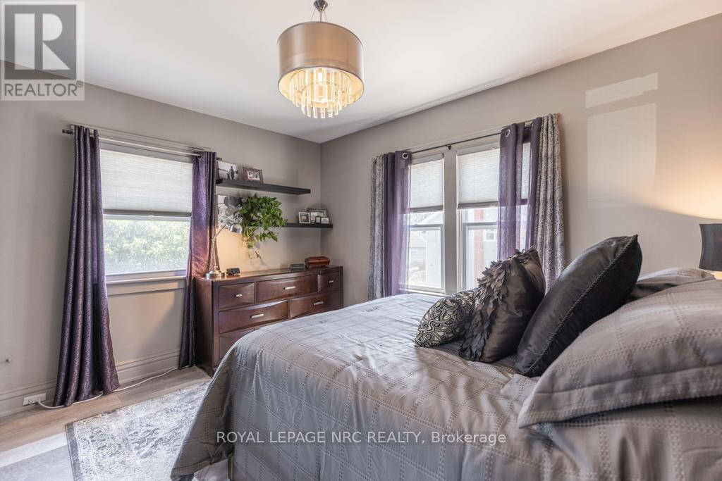 












48 HODGKINS AVENUE

,
Thorold,




Ontario
L2V1M1

