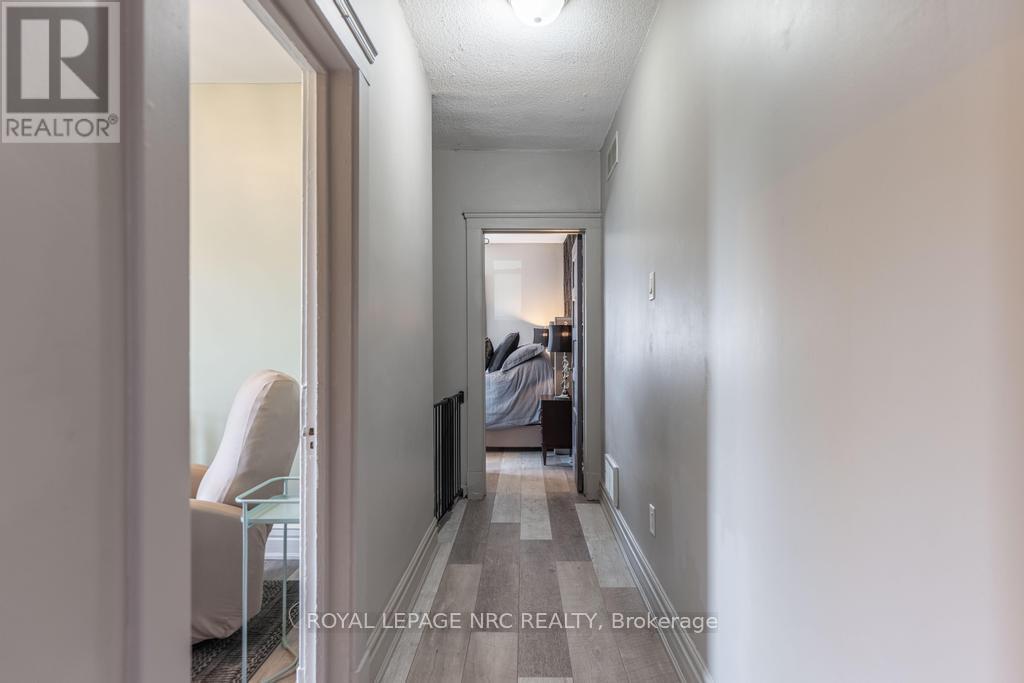 












48 HODGKINS AVENUE

,
Thorold,




Ontario
L2V1M1

