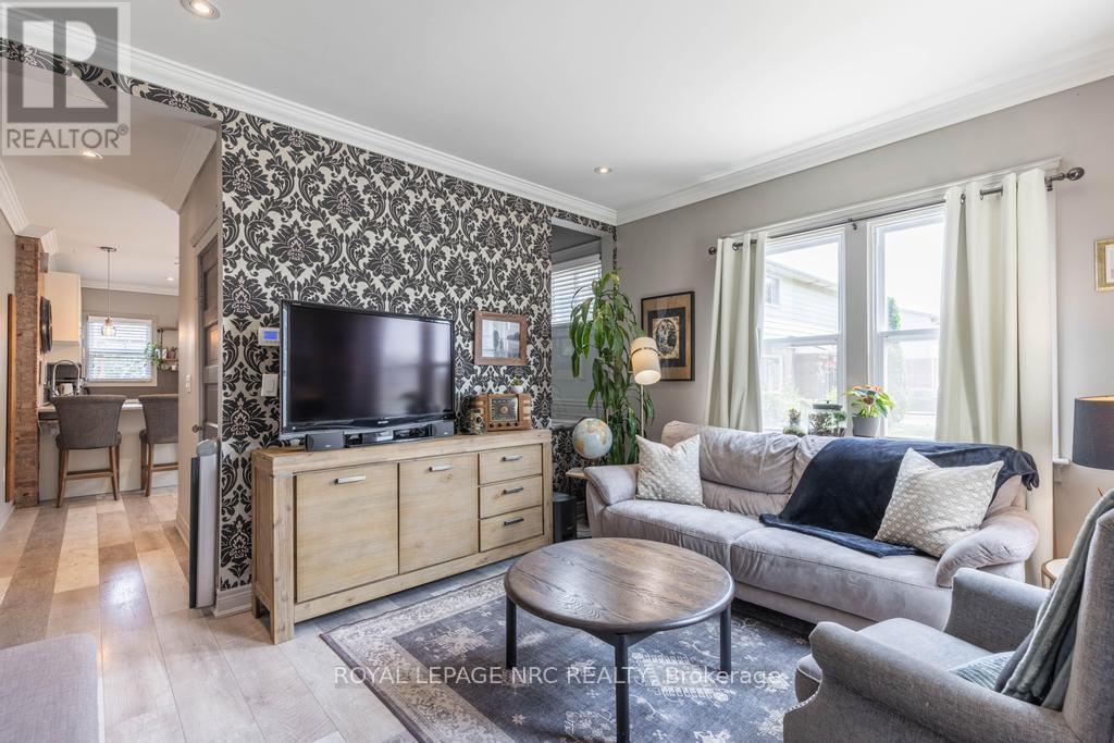 












48 HODGKINS AVENUE

,
Thorold,




Ontario
L2V1M1

