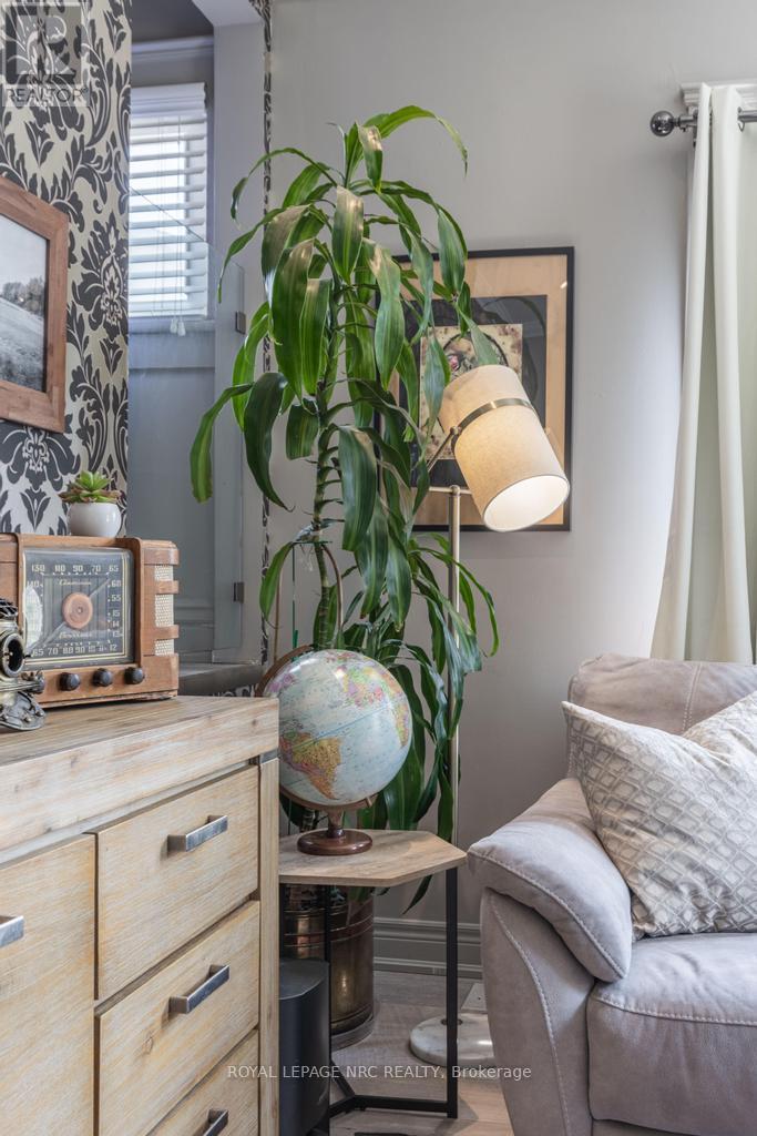 












48 HODGKINS AVENUE

,
Thorold,




Ontario
L2V1M1

