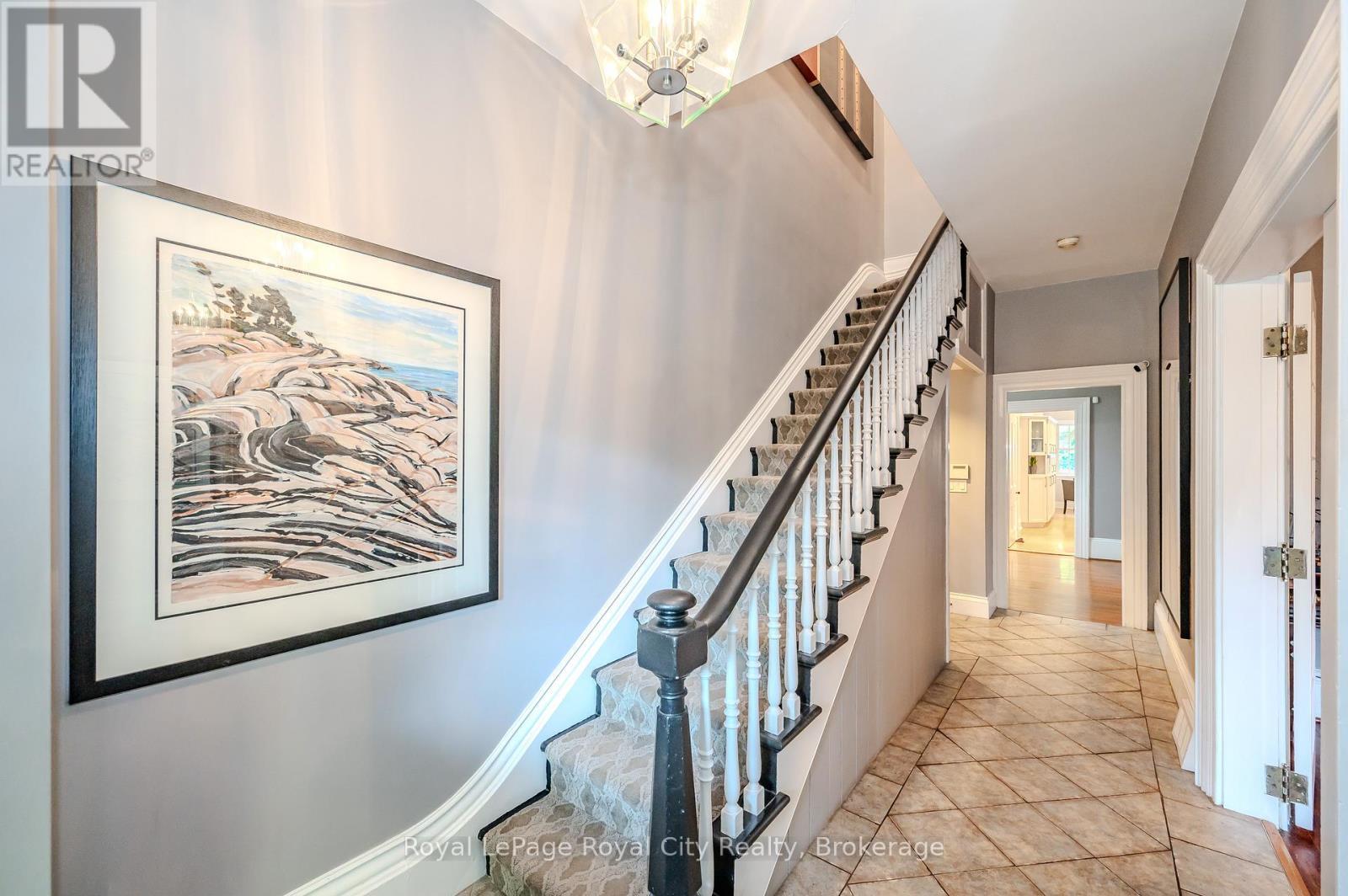 












42 LIVERPOOL STREET

,
Guelph (Downtown),




Ontario
N1H2K9

