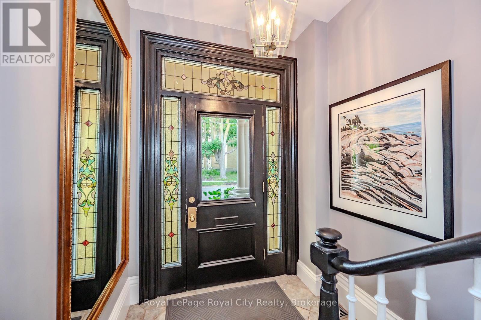 












42 LIVERPOOL STREET

,
Guelph (Downtown),




Ontario
N1H2K9


