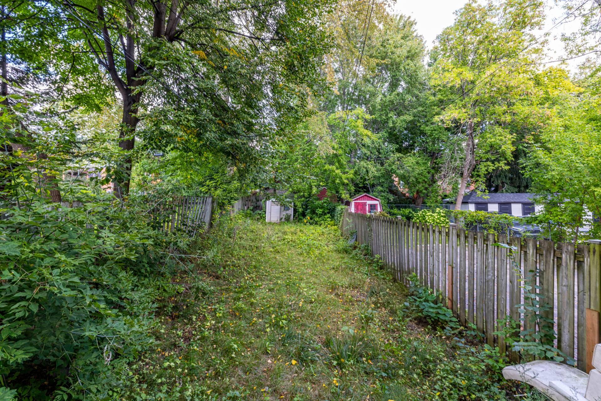 









2325

 - 2329


Av. Madison

,
Montréal (Côte-des-Neiges/Notre-Dame-de-Grâce),




QC
H4B2T5

