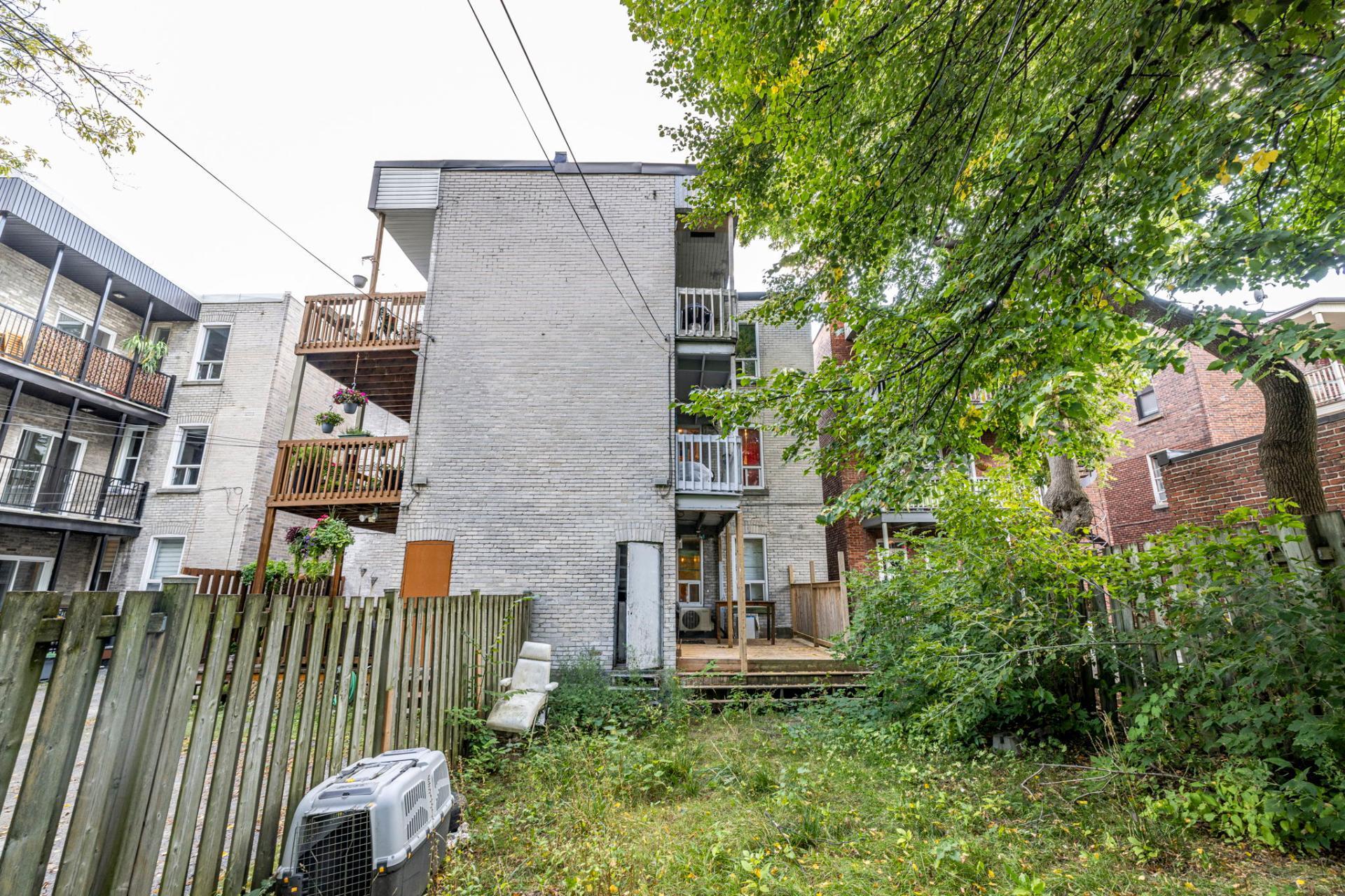 









2325

 - 2329


Av. Madison

,
Montréal (Côte-des-Neiges/Notre-Dame-de-Grâce),




QC
H4B2T5


