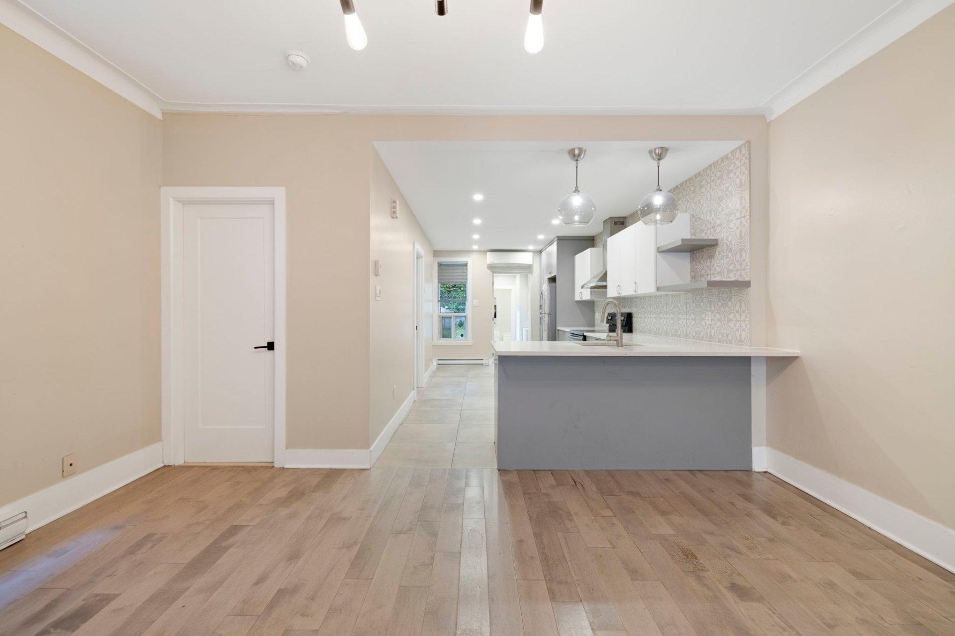 









2325

 - 2329


Av. Madison

,
Montréal (Côte-des-Neiges/Notre-Dame-de-Grâce),




QC
H4B2T5

